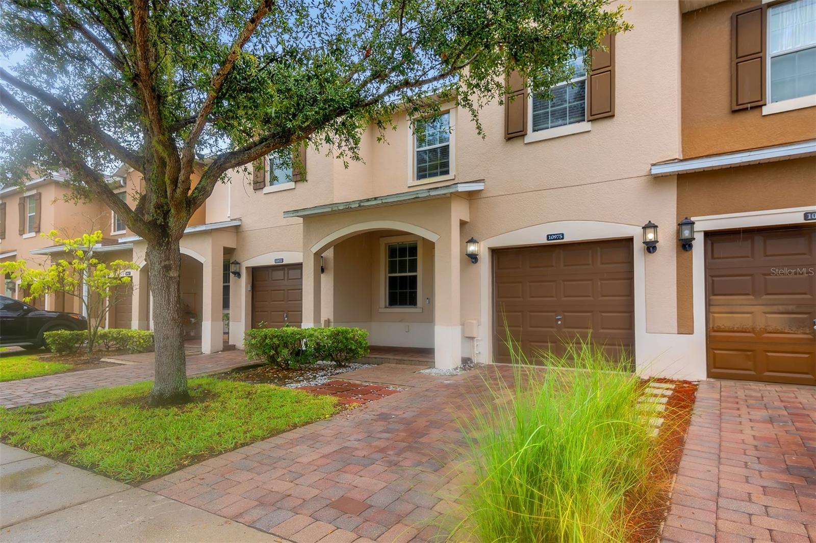 10975 Savannah Landing Cir Property Photo 2