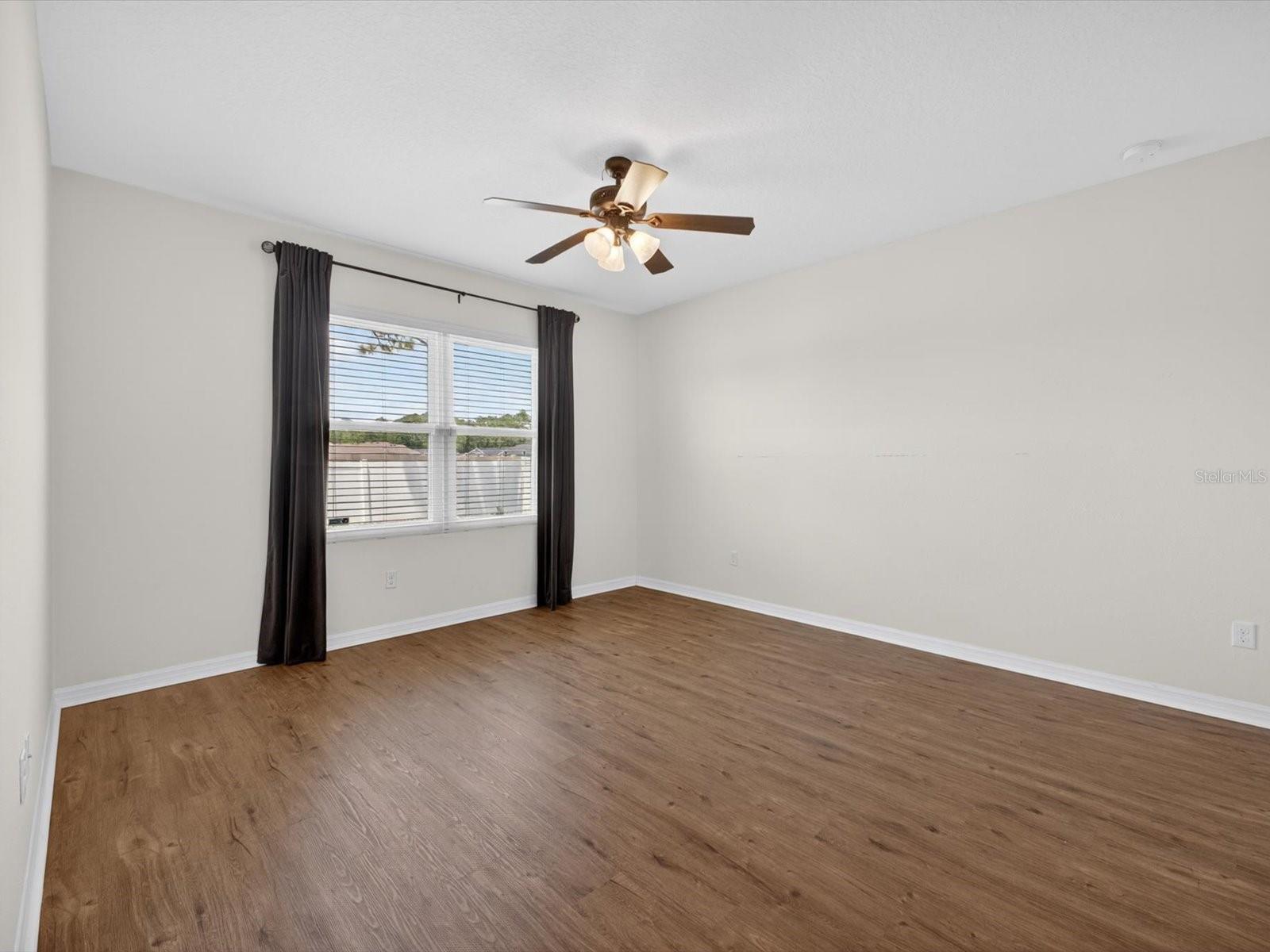16701 Broadford Ln Property Photo 13