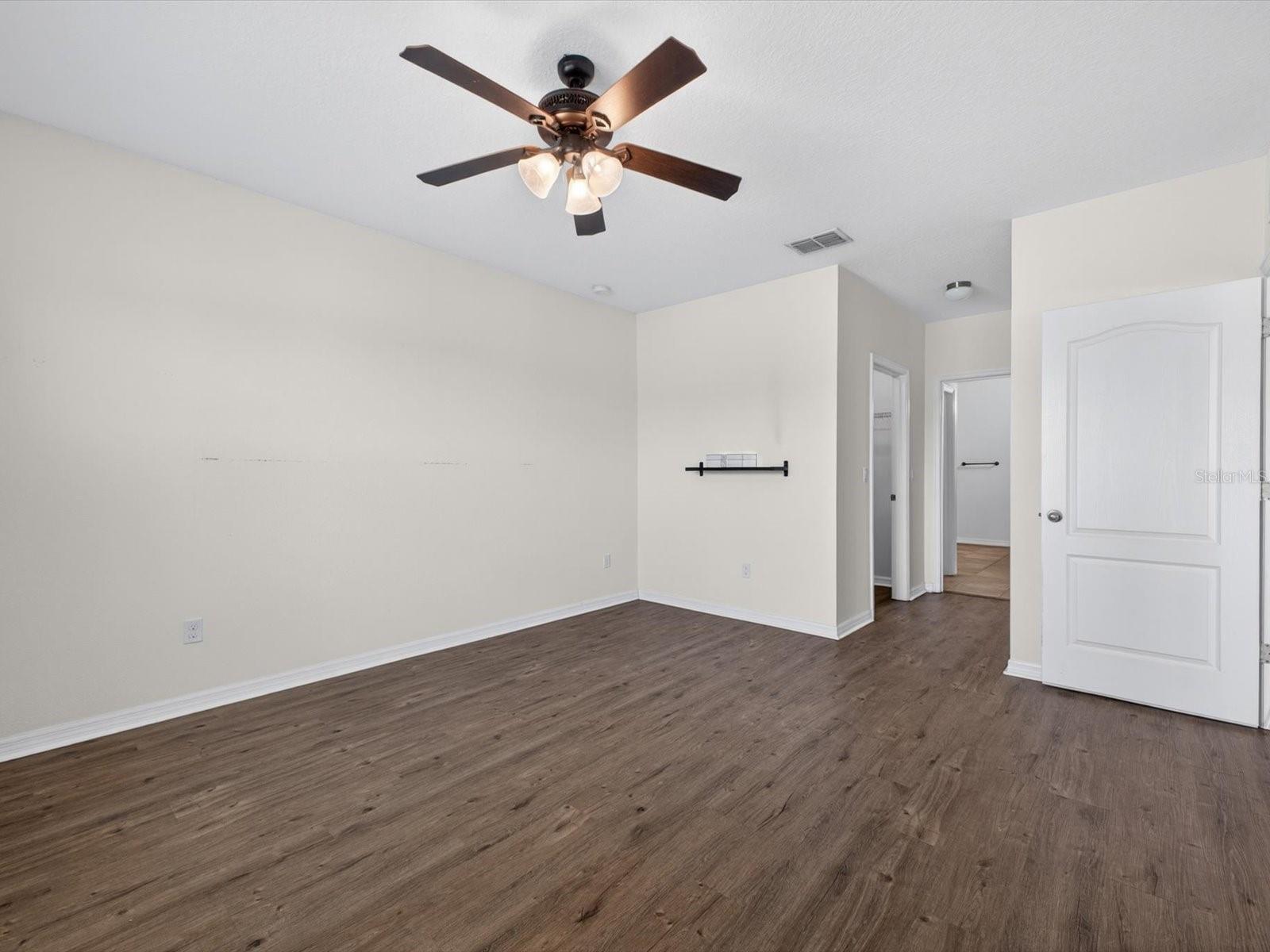 16701 Broadford Ln Property Photo 14