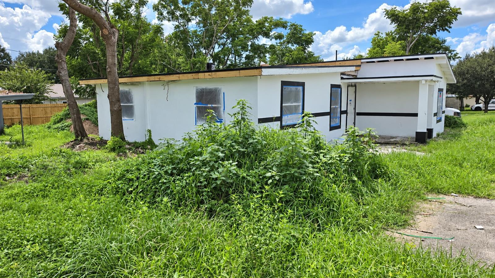 1024 W Fairbanks Ave Property Photo 2
