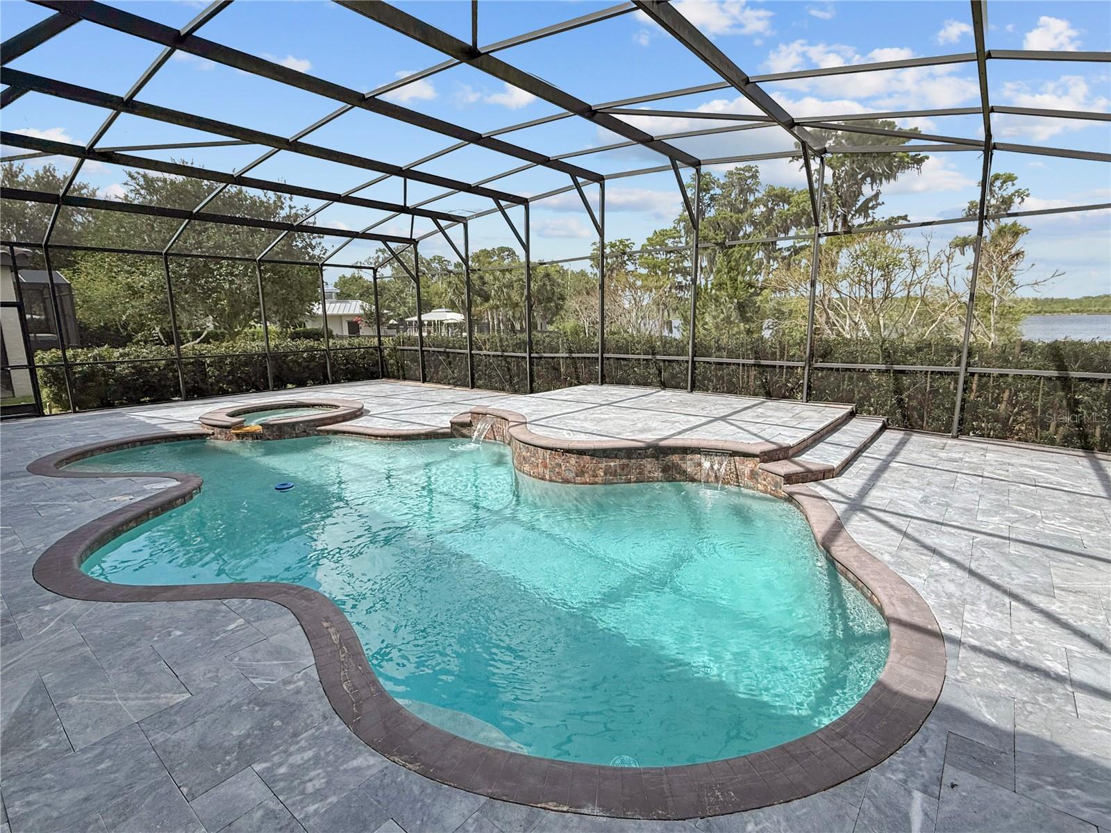 8394 Lookout Pointe Dr Property Photo 2