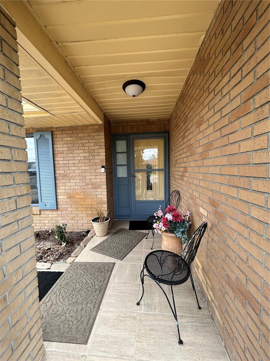 1448 E Normandy Property Photo 2