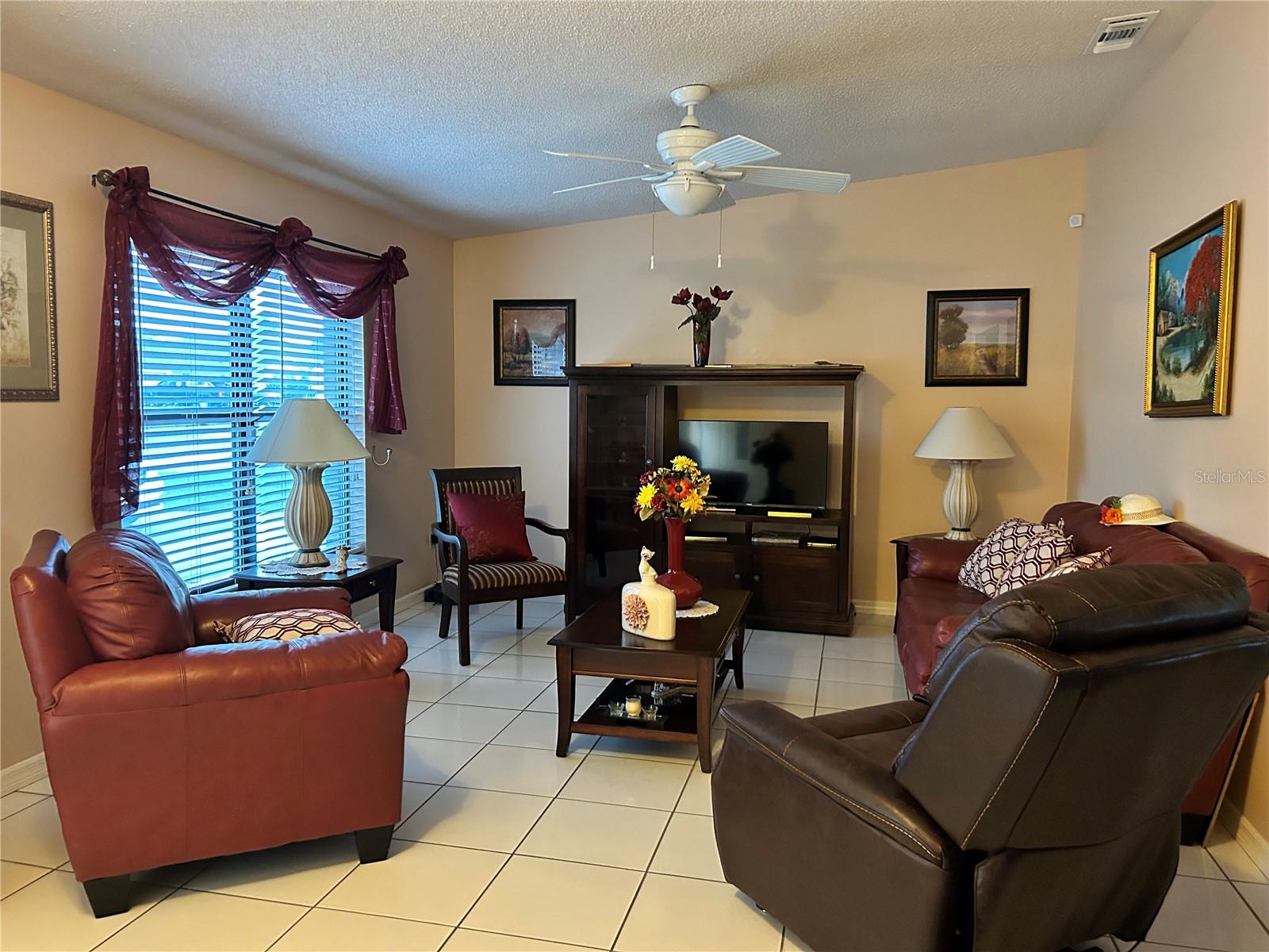1448 E Normandy Property Photo 3