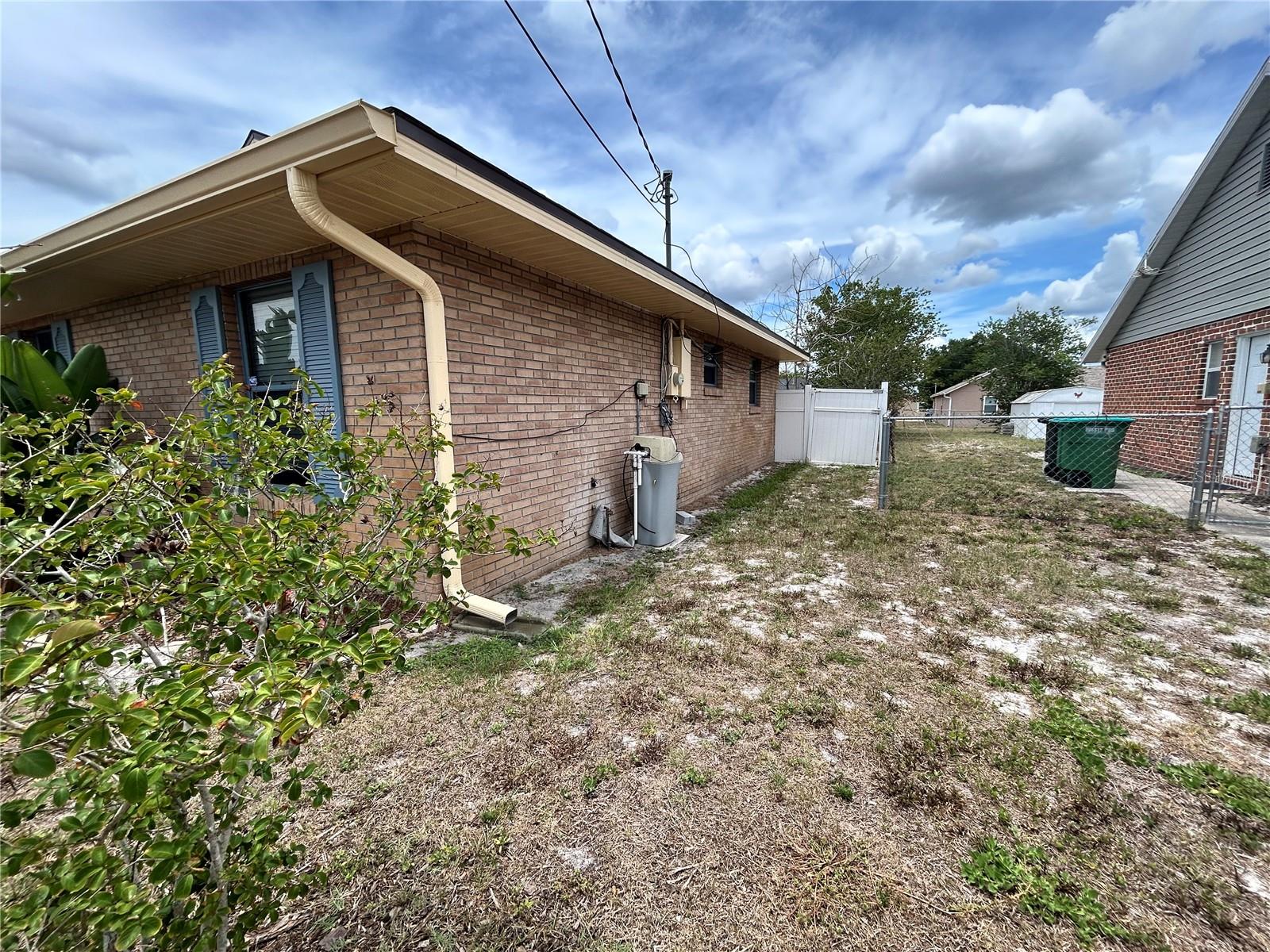 1448 E Normandy Property Photo 30