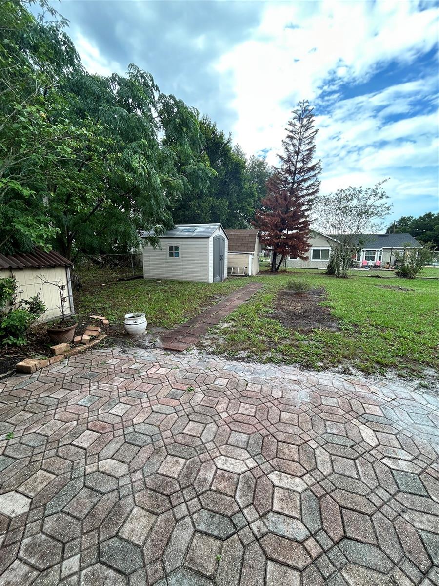 1448 E Normandy Property Photo 32