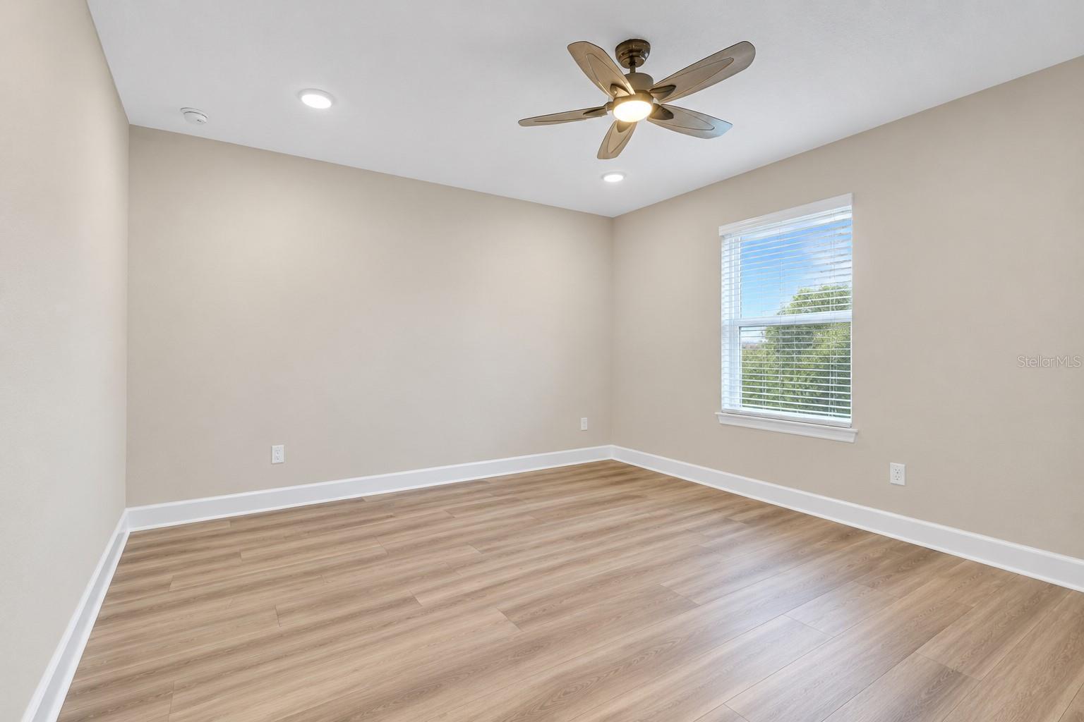 10169 Spring Lake Dr Property Photo 32