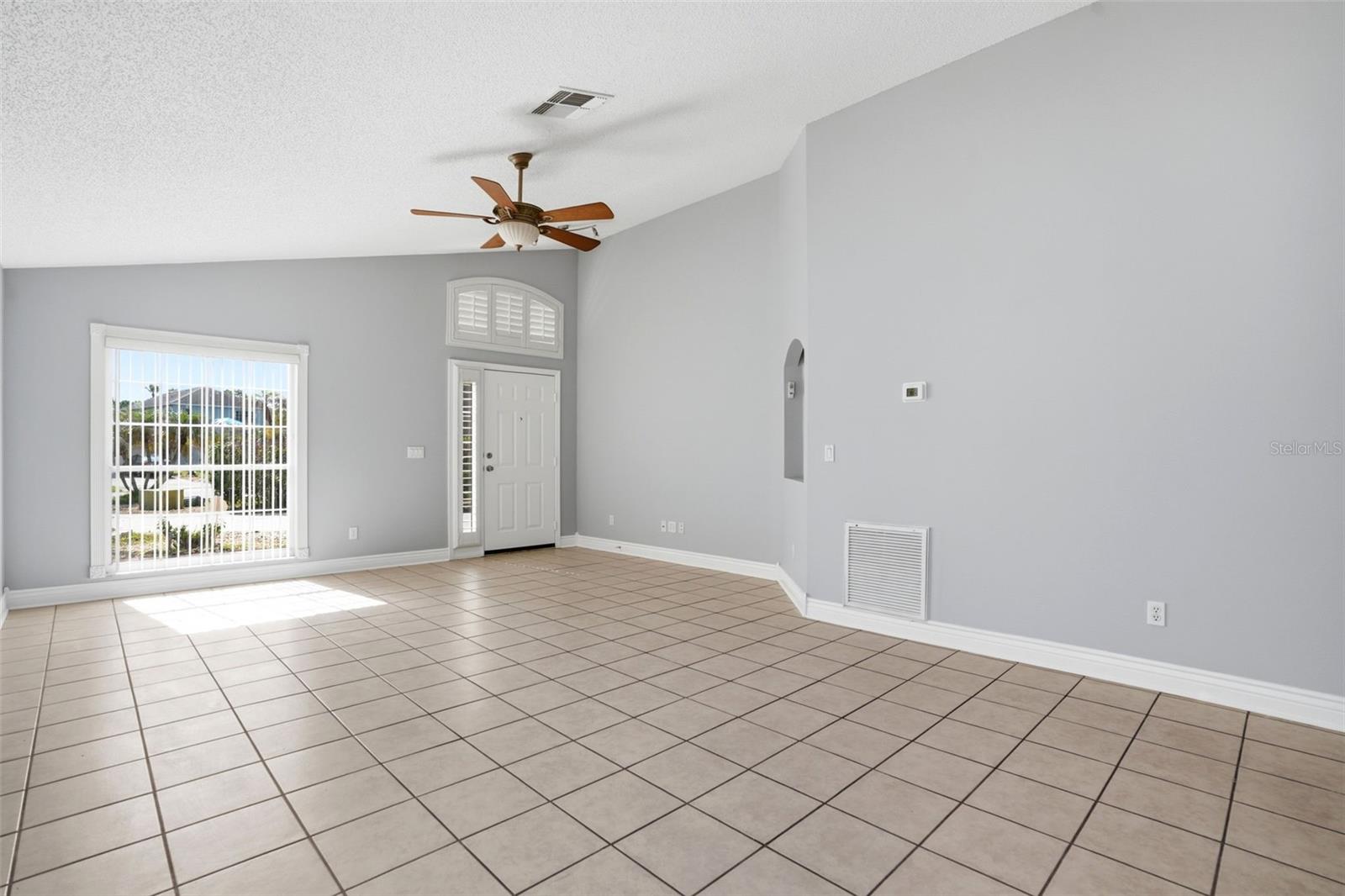 632 Cypress Tree Ct Property Photo 5