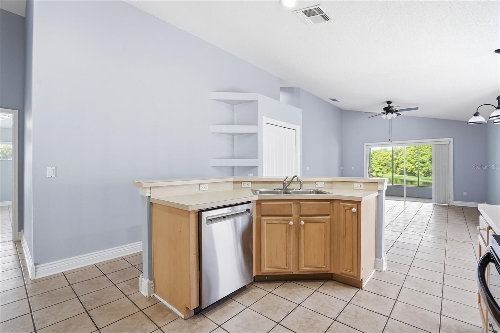 632 Cypress Tree Ct Property Photo 10