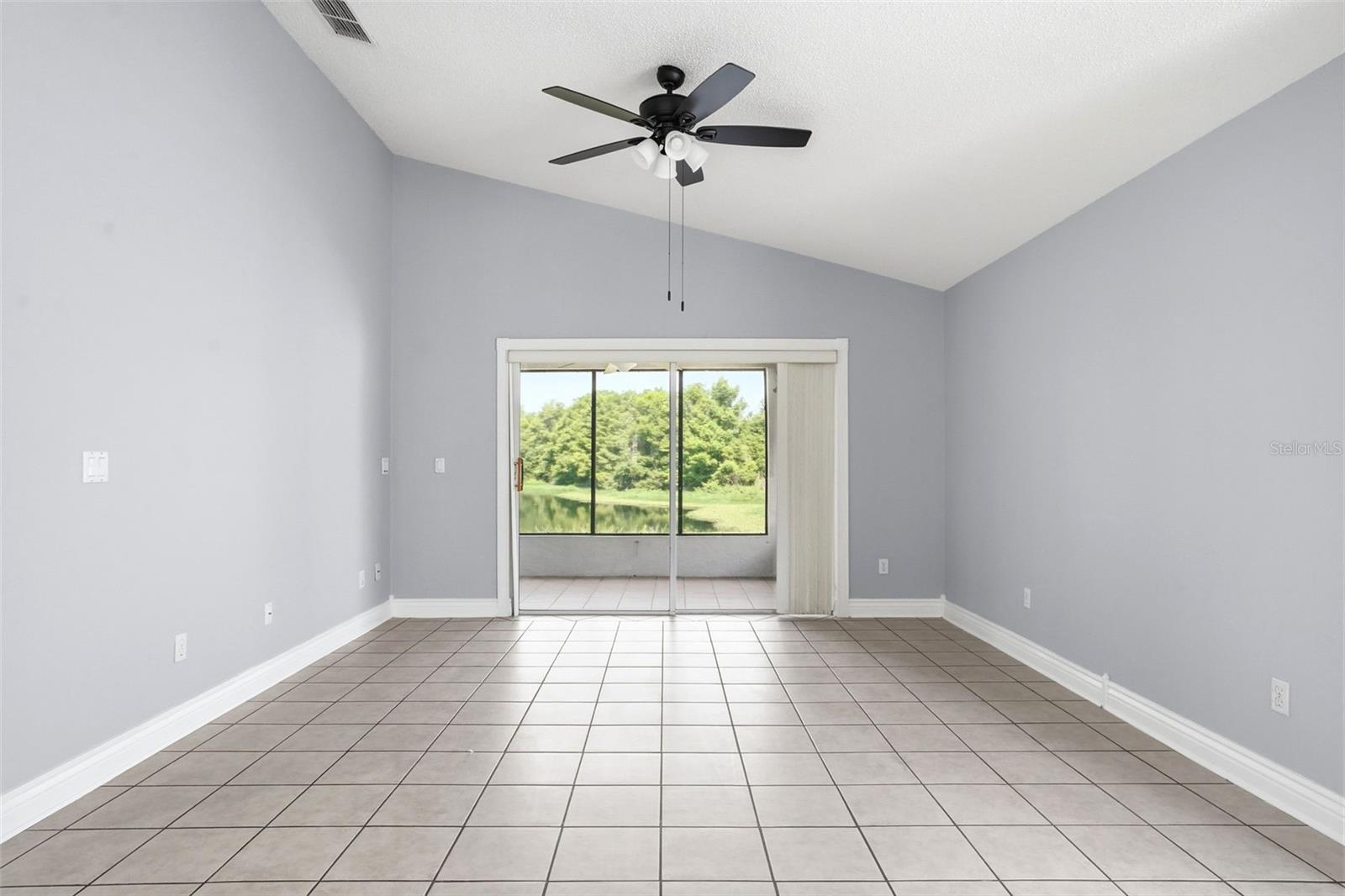 632 Cypress Tree Ct Property Photo 12
