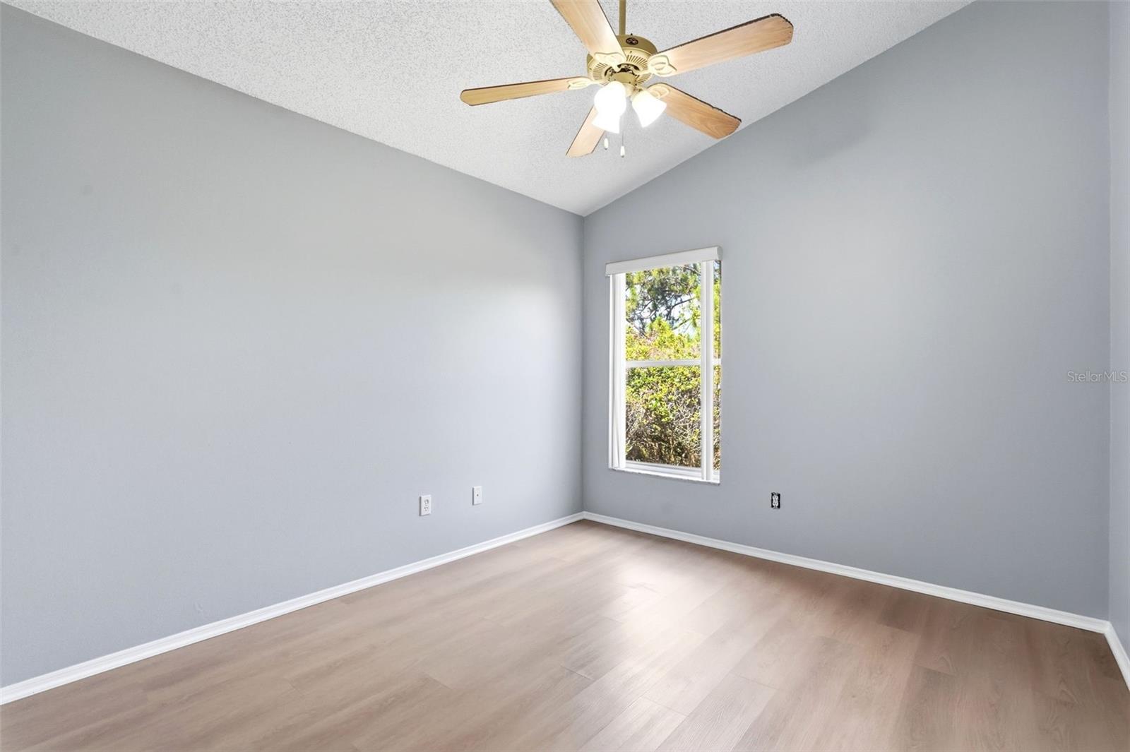 632 Cypress Tree Ct Property Photo 20
