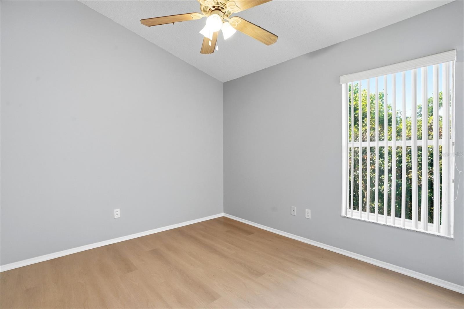 632 Cypress Tree Ct Property Photo 23