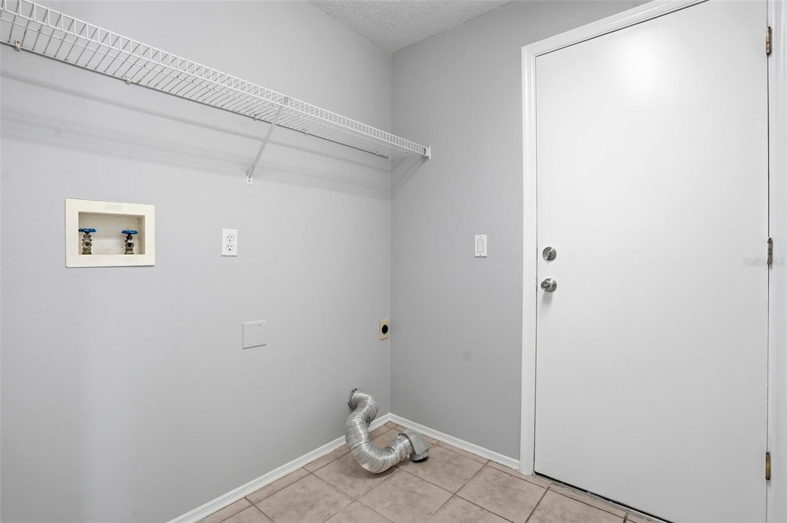 632 Cypress Tree Ct Property Photo 26