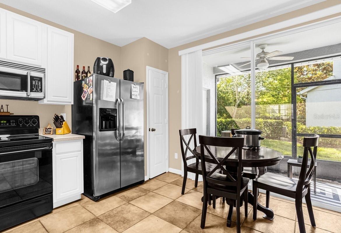 727 Shropshire Loop Property Photo 6