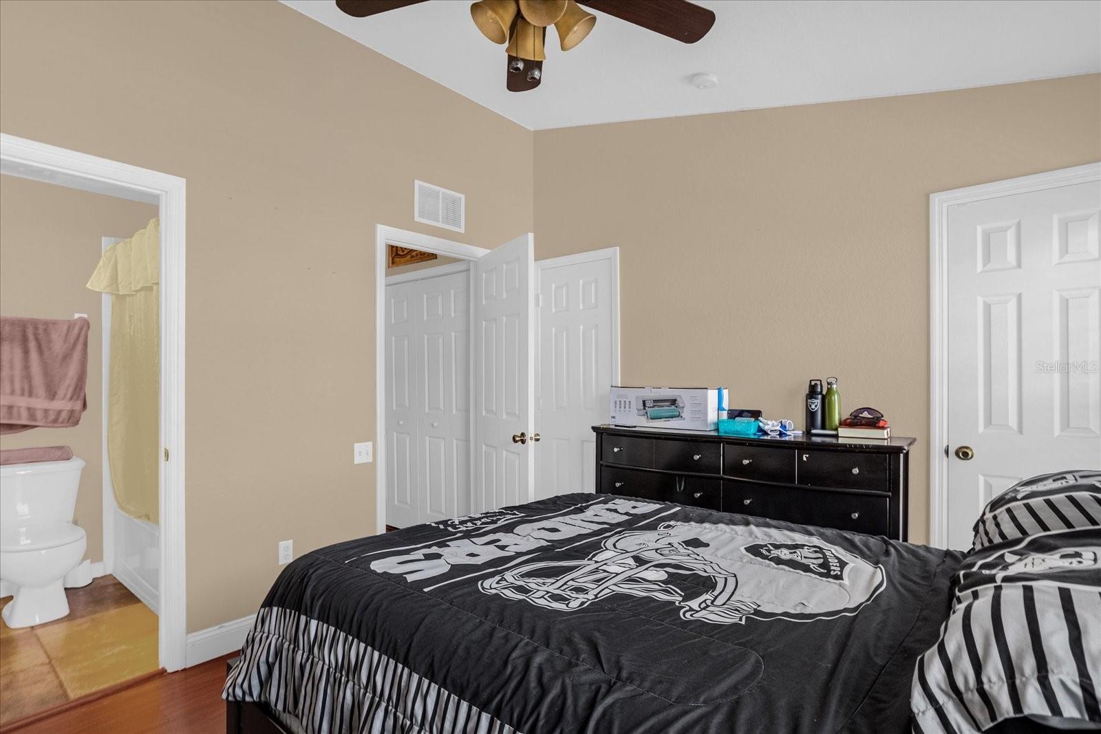 727 Shropshire Loop Property Photo 8