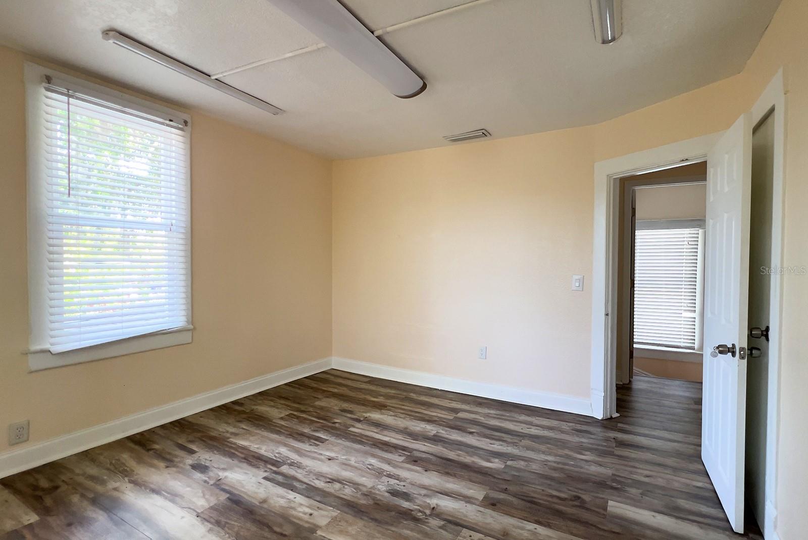 821 Emmett St #2nd Floor Property Photo 21