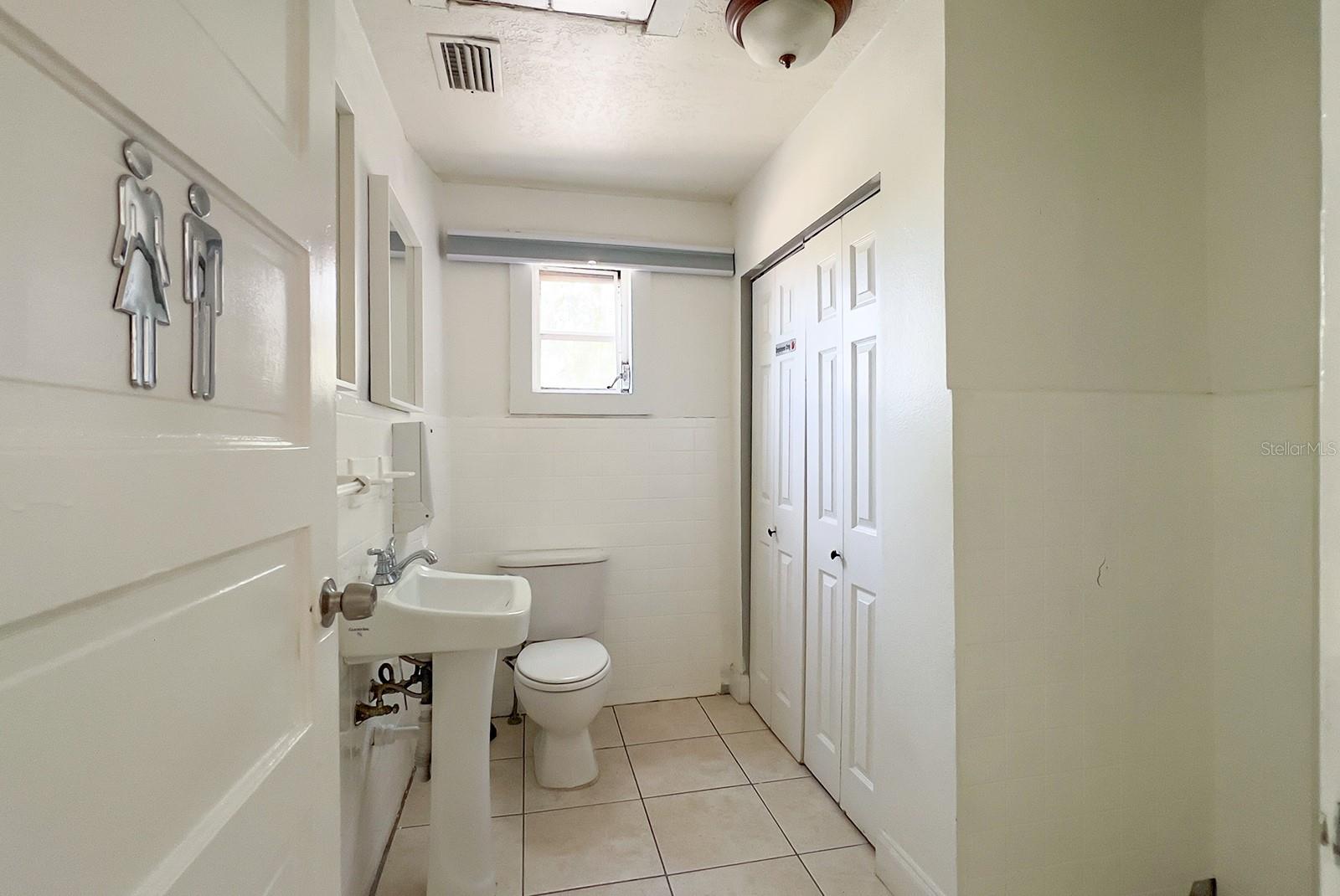 821 Emmett St #2nd Floor Property Photo 27