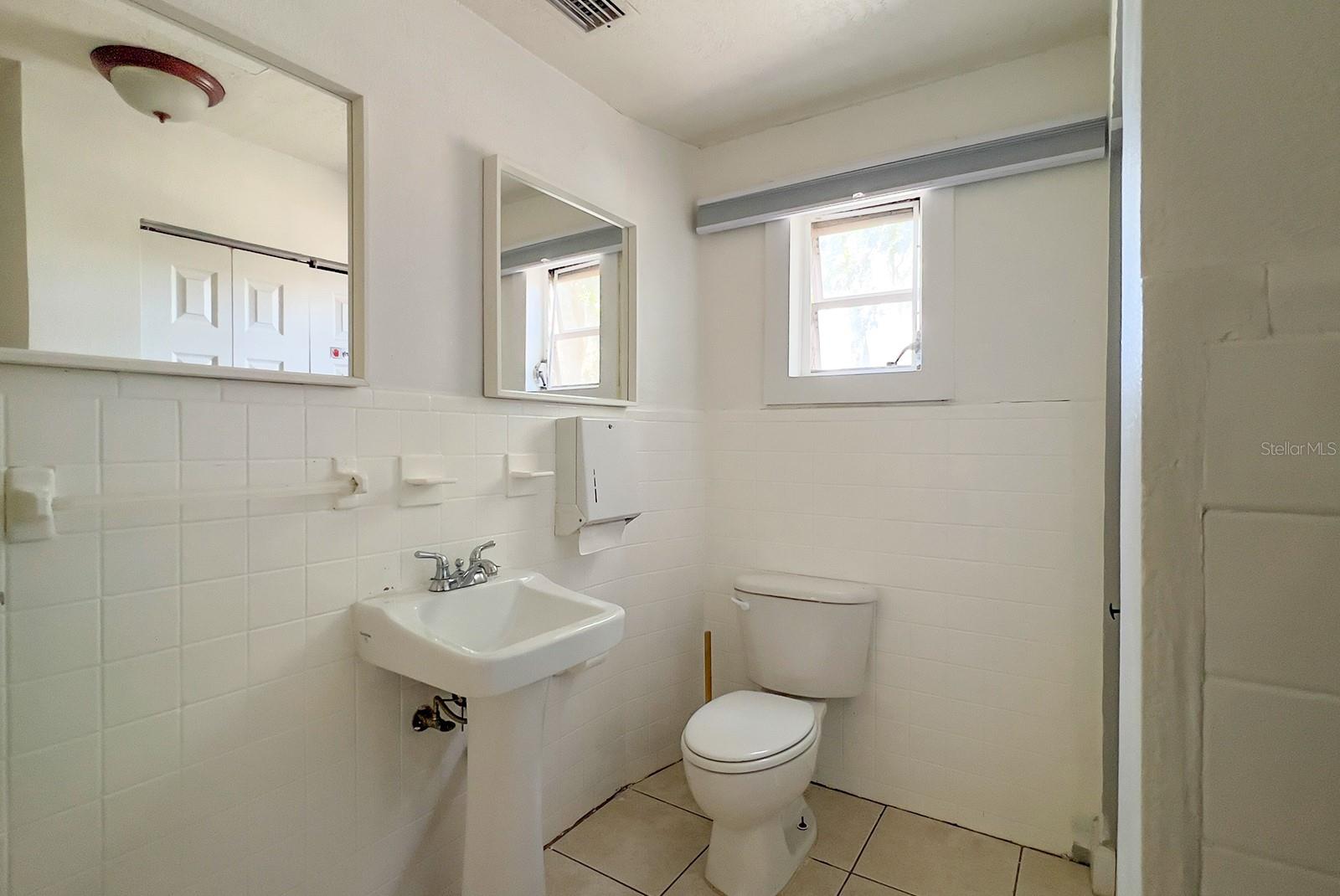 821 Emmett St #2nd Floor Property Photo 28