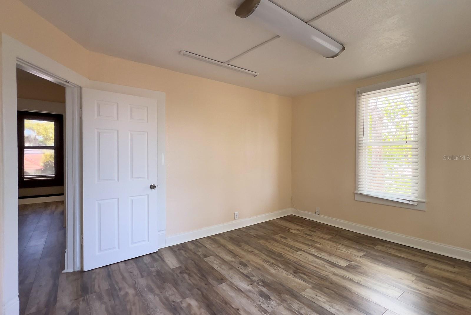 821 Emmett St #2nd Floor Property Photo 32