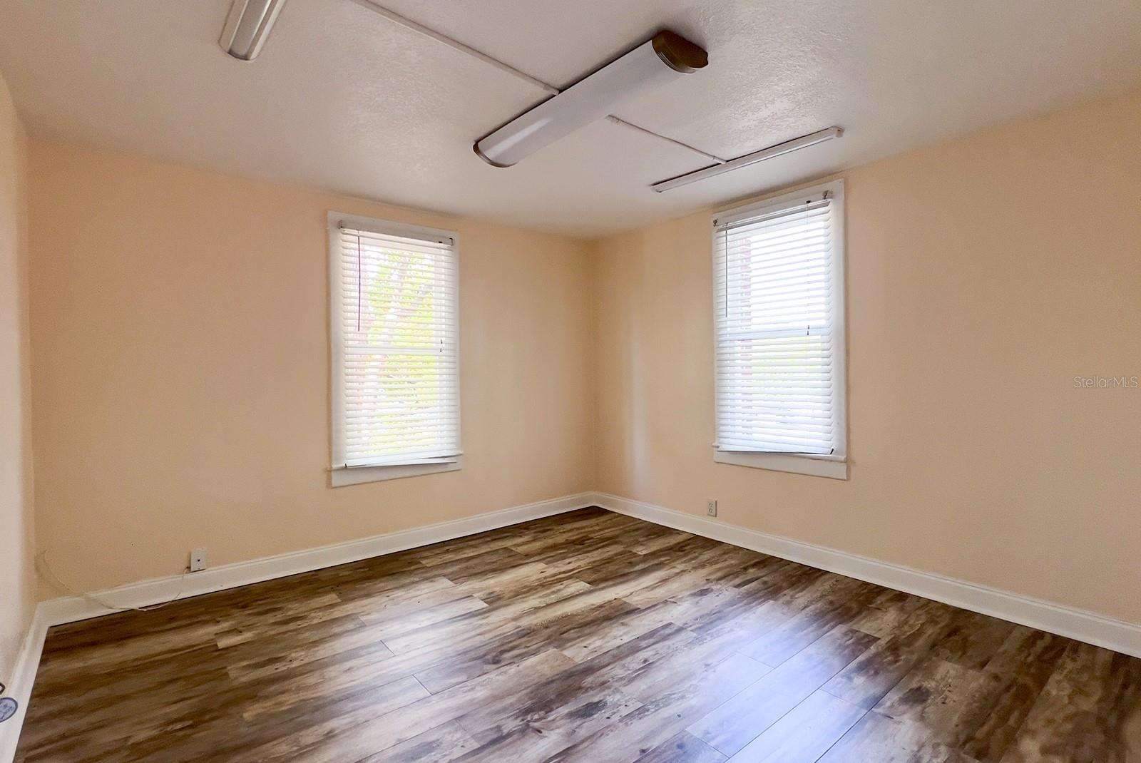 821 Emmett St #2nd Floor Property Photo 33