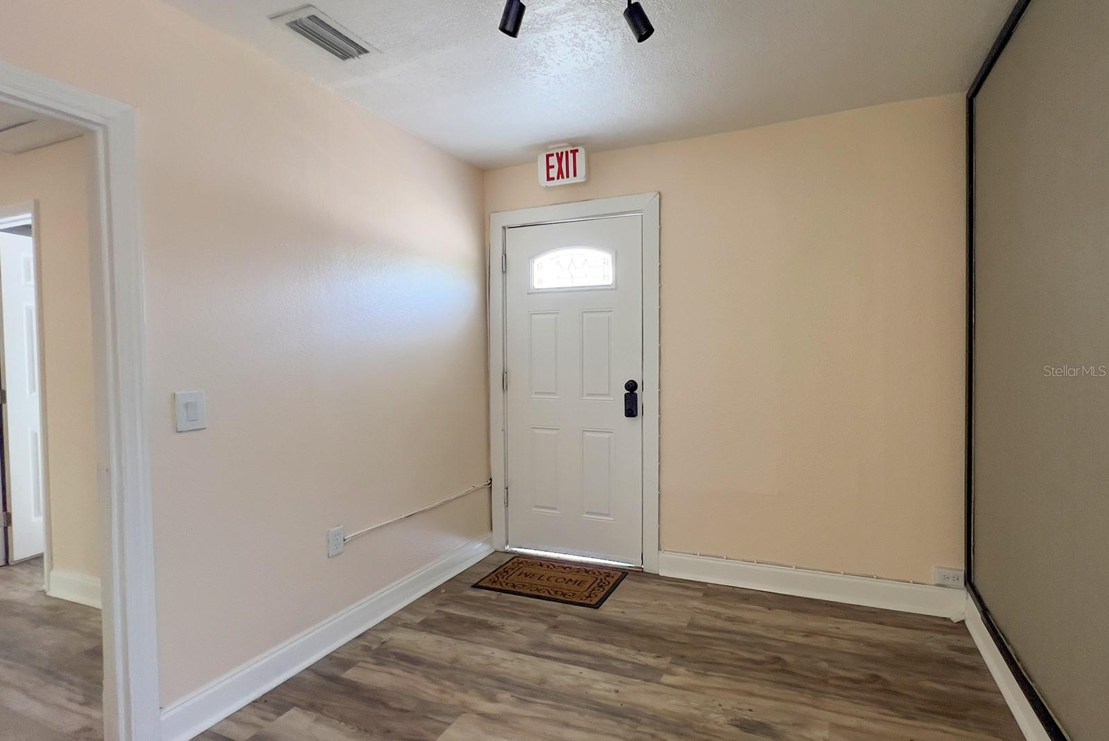 821 Emmett St #2nd Floor Property Photo 36
