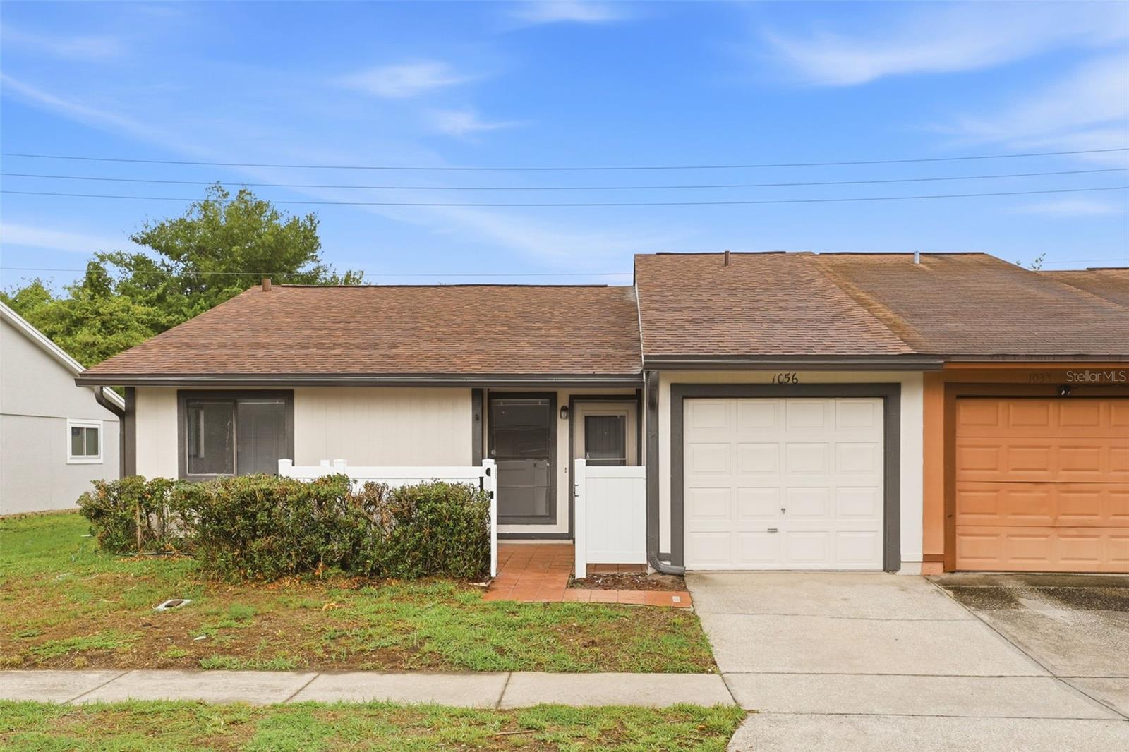 1056 Soria Ave Property Photo 1