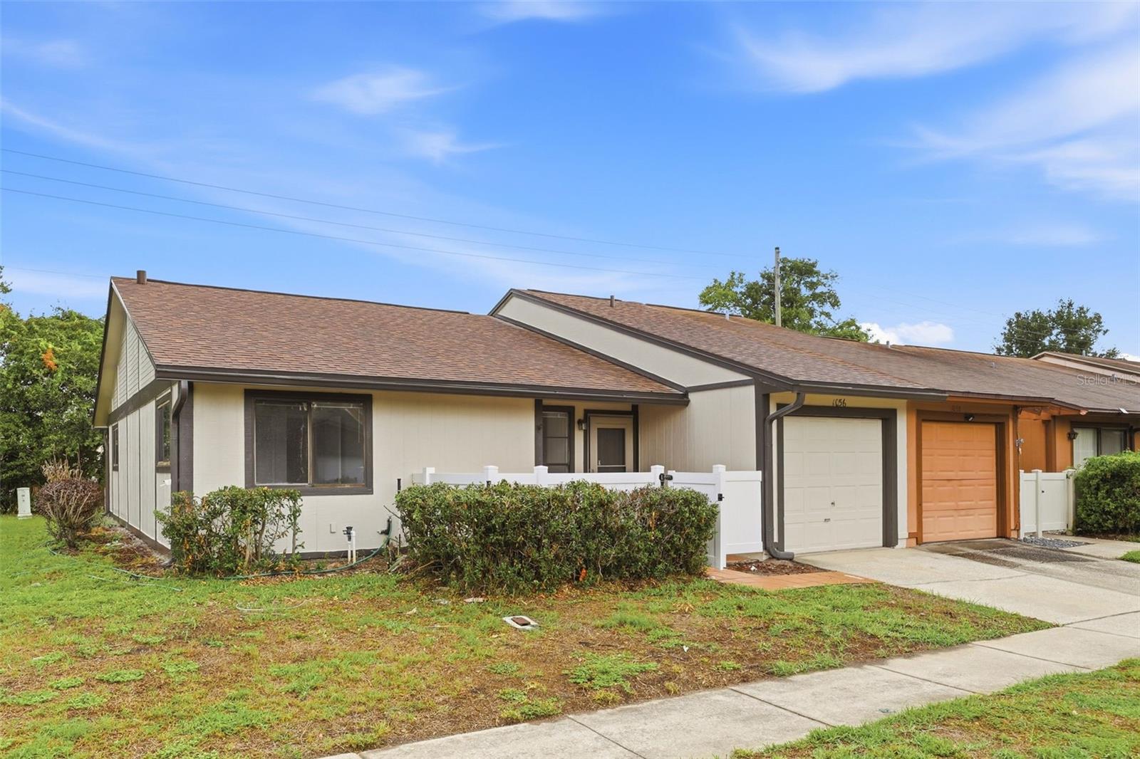 1056 Soria Ave Property Photo 2