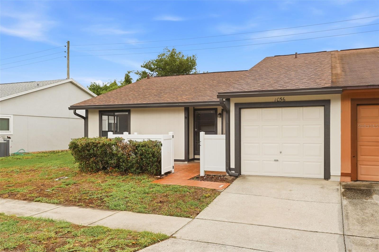 1056 Soria Ave Property Photo 3