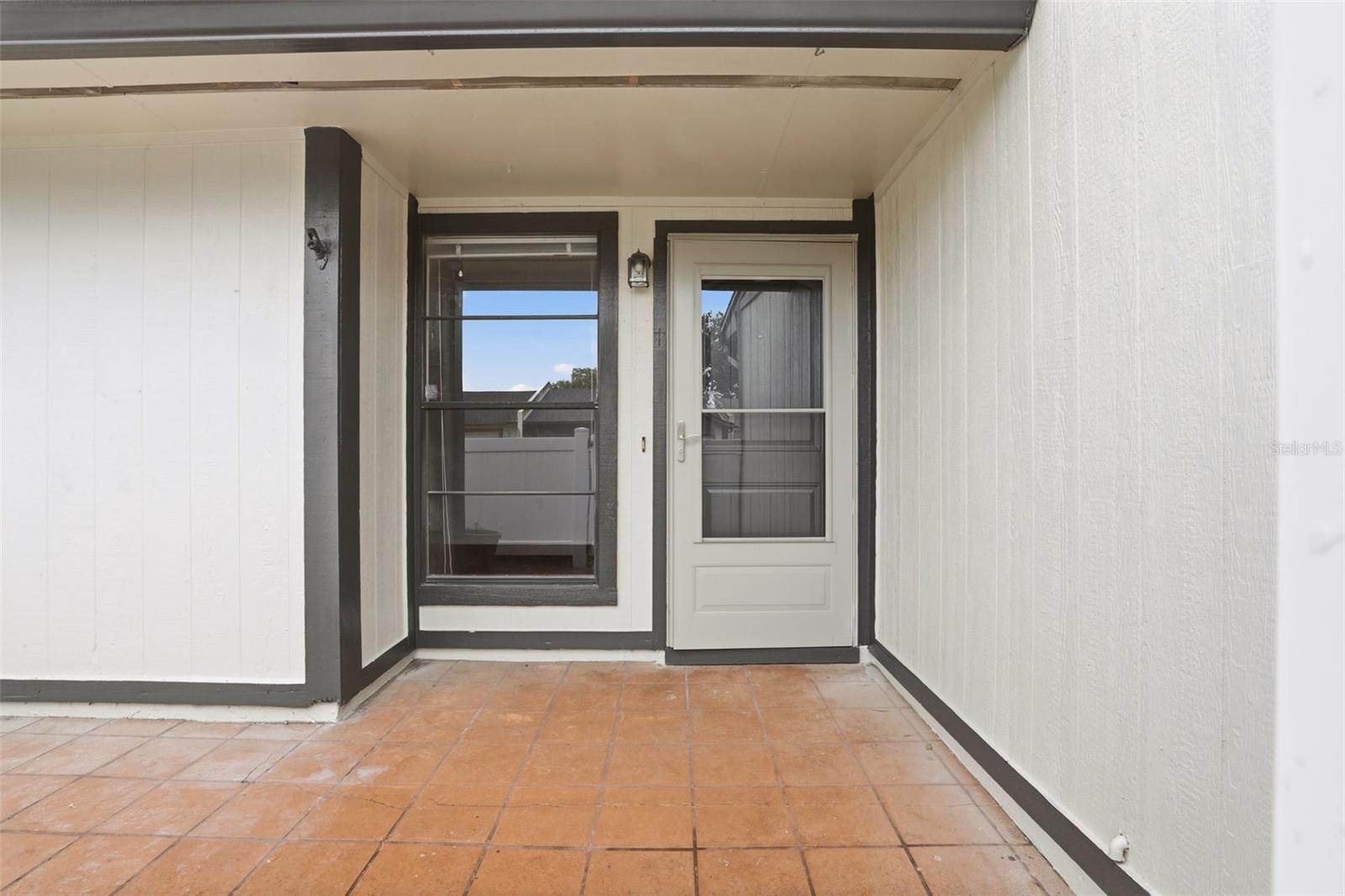 1056 Soria Ave Property Photo 4