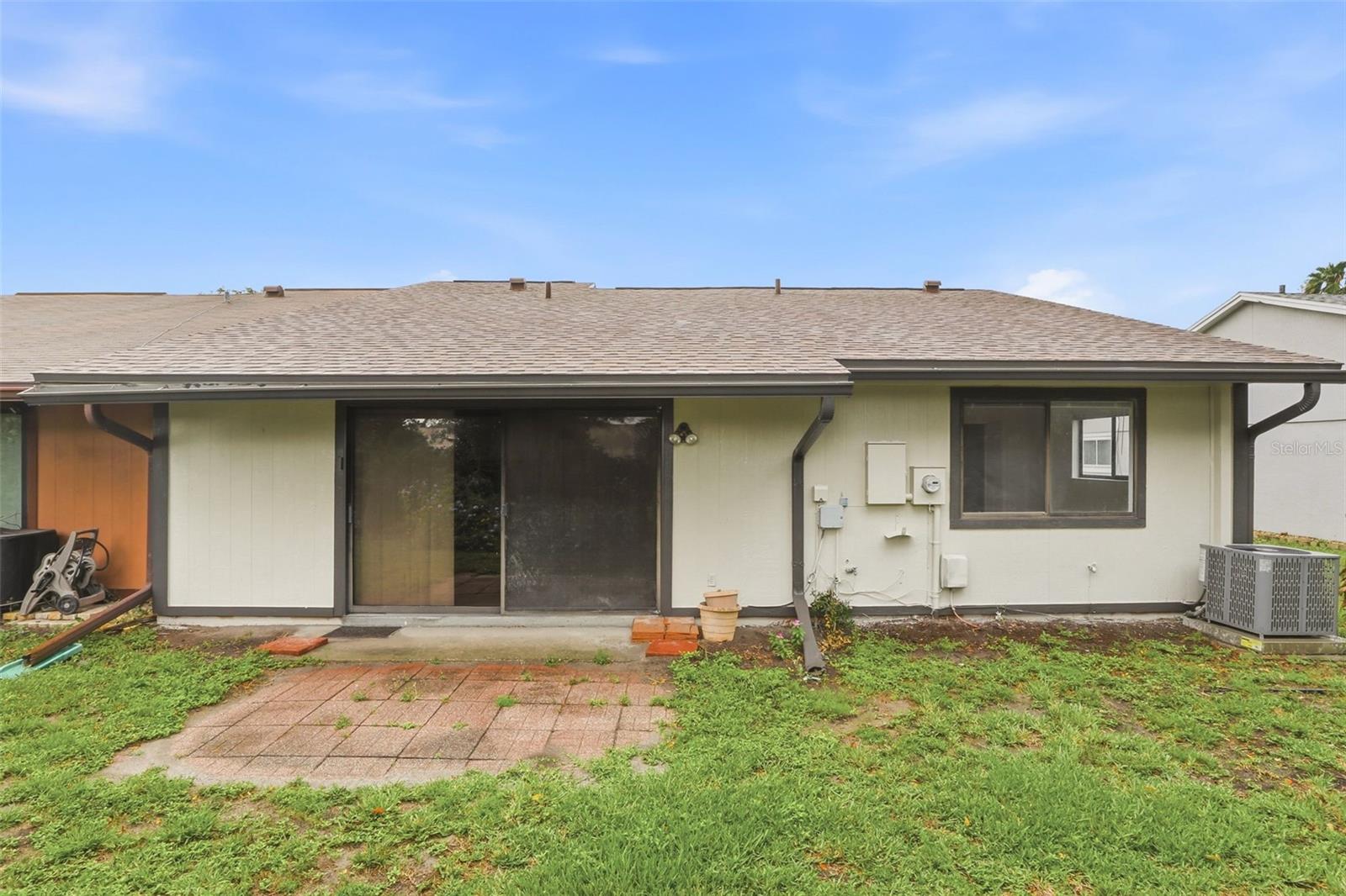 1056 Soria Ave Property Photo 8