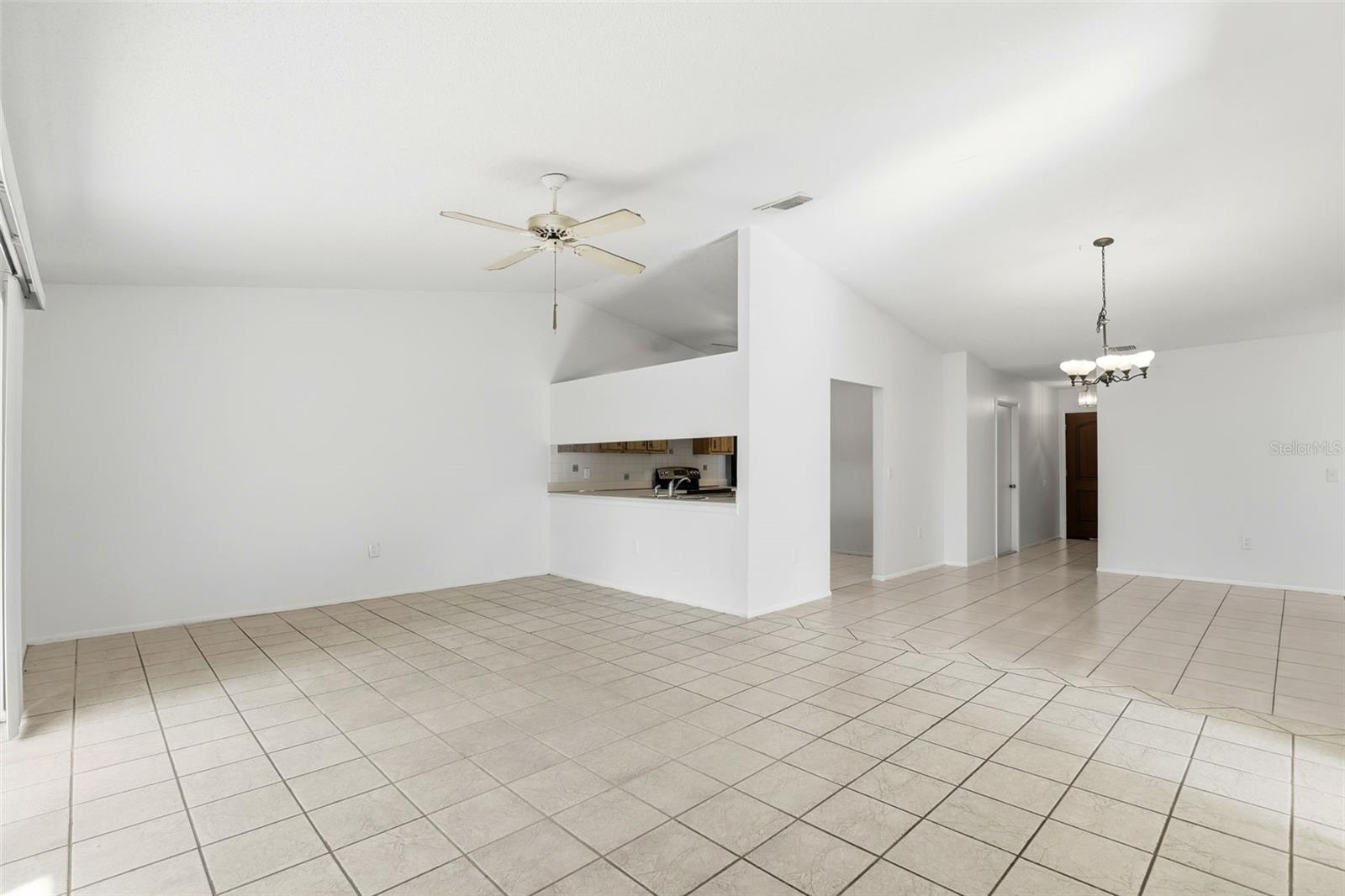 1056 Soria Ave Property Photo 9