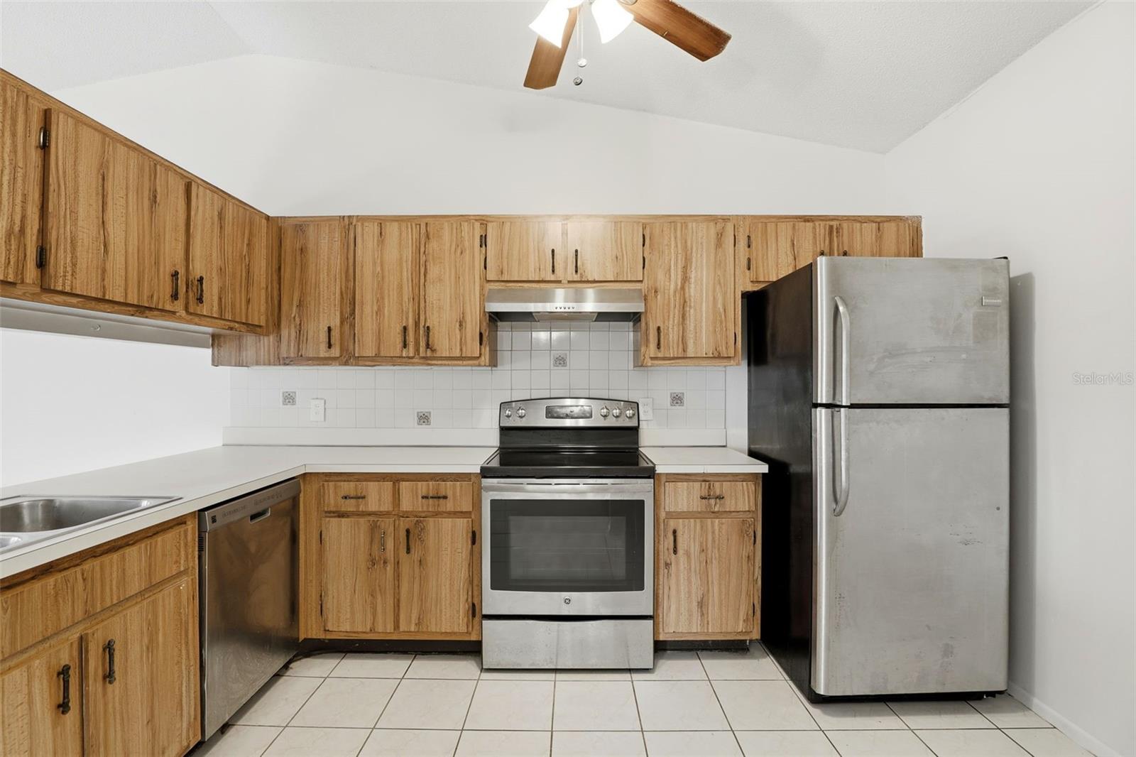 1056 Soria Ave Property Photo 12