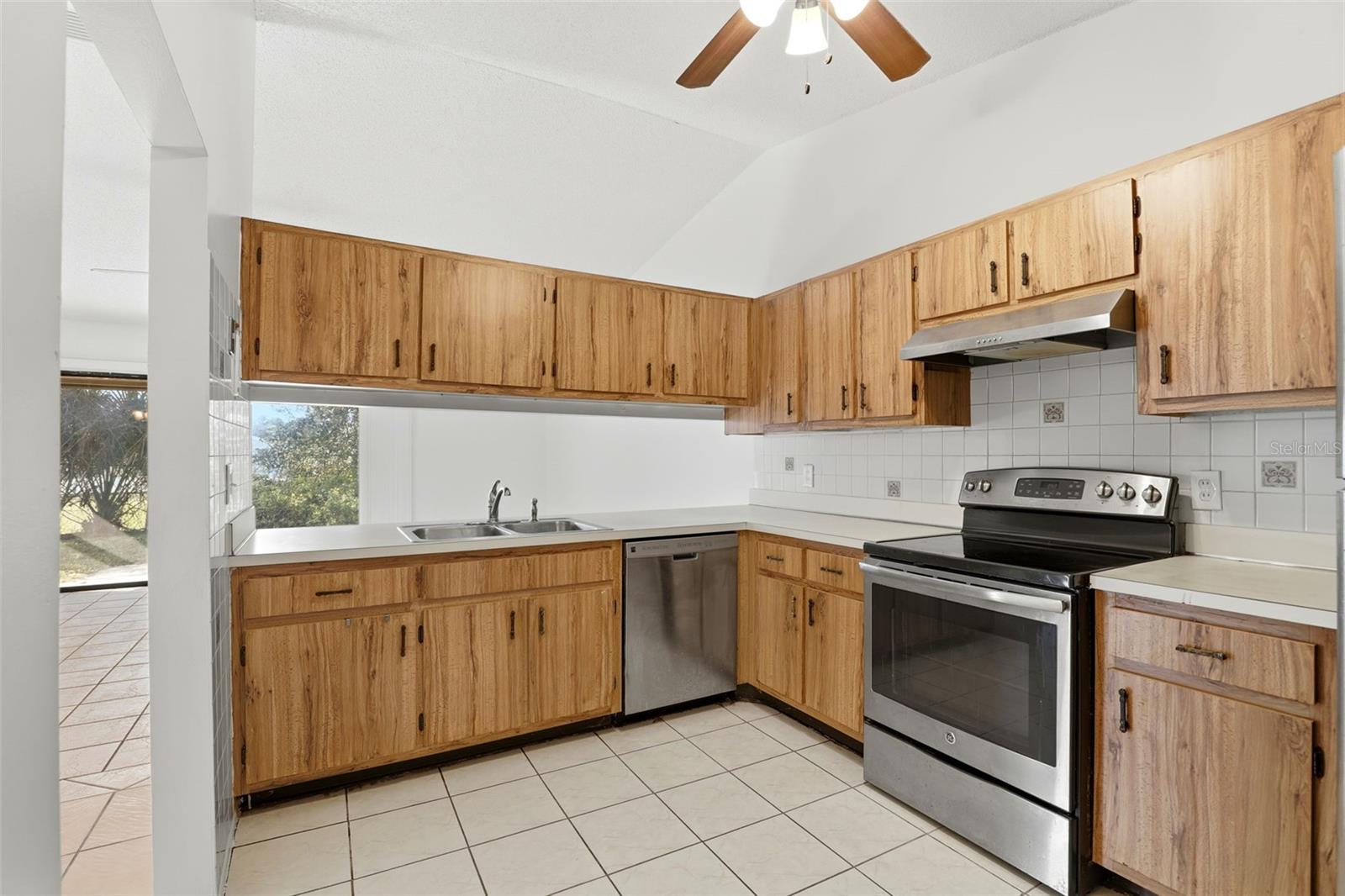 1056 Soria Ave Property Photo 14