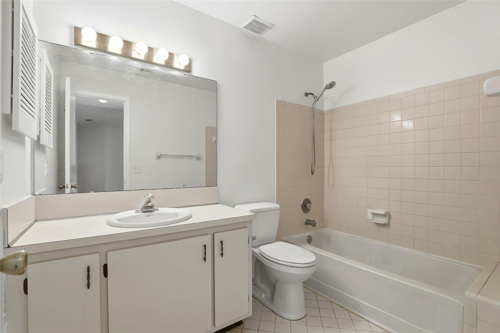 1056 Soria Ave Property Photo 21