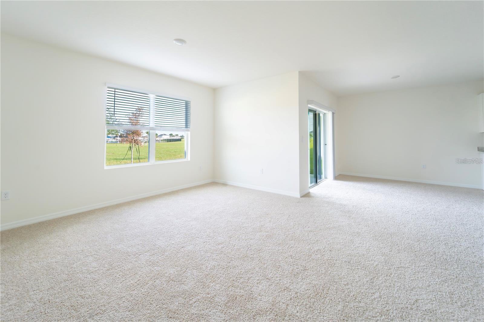 1811 Silverbell Loop Property Photo 7