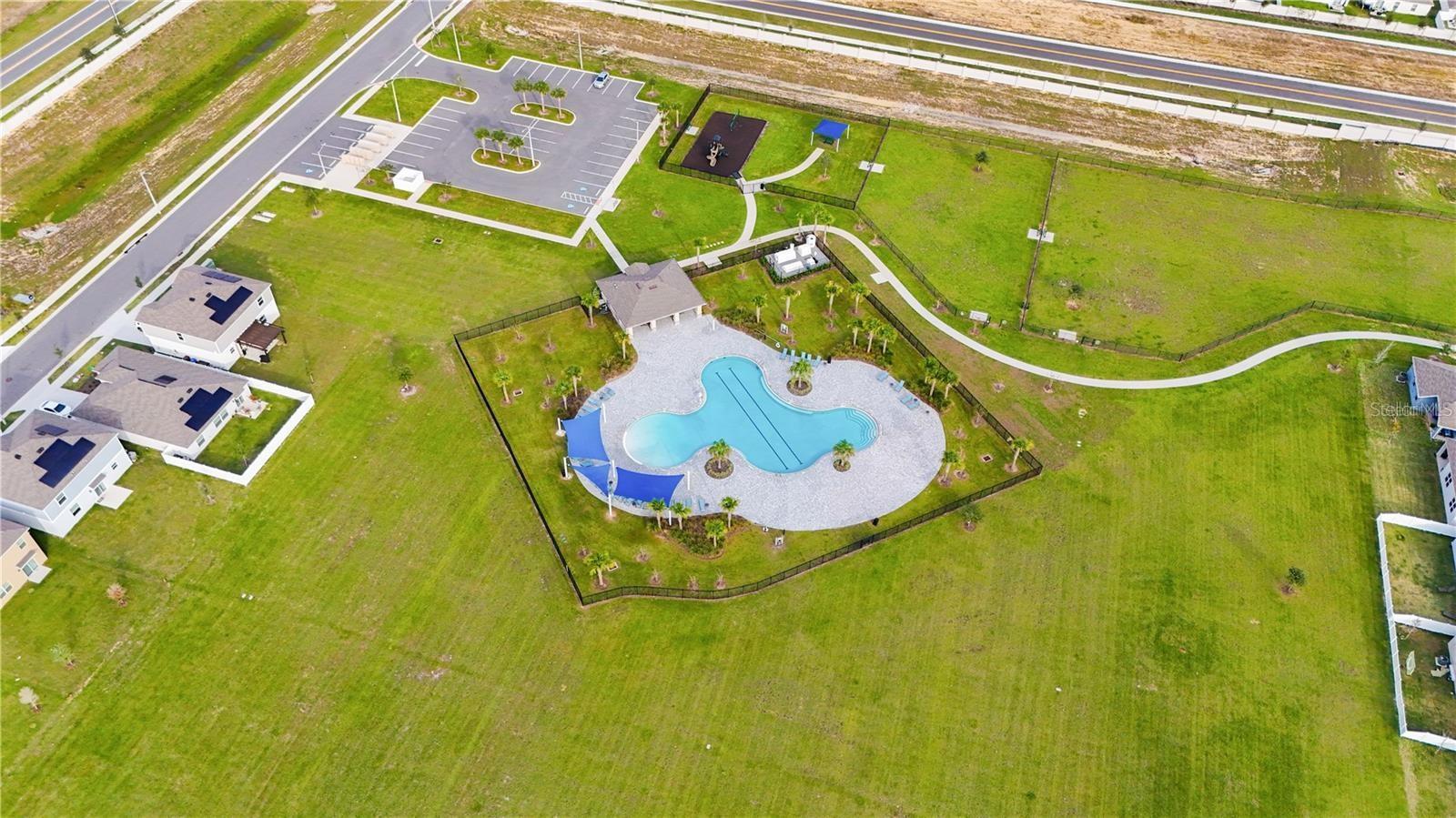 1811 Silverbell Loop Property Photo 10