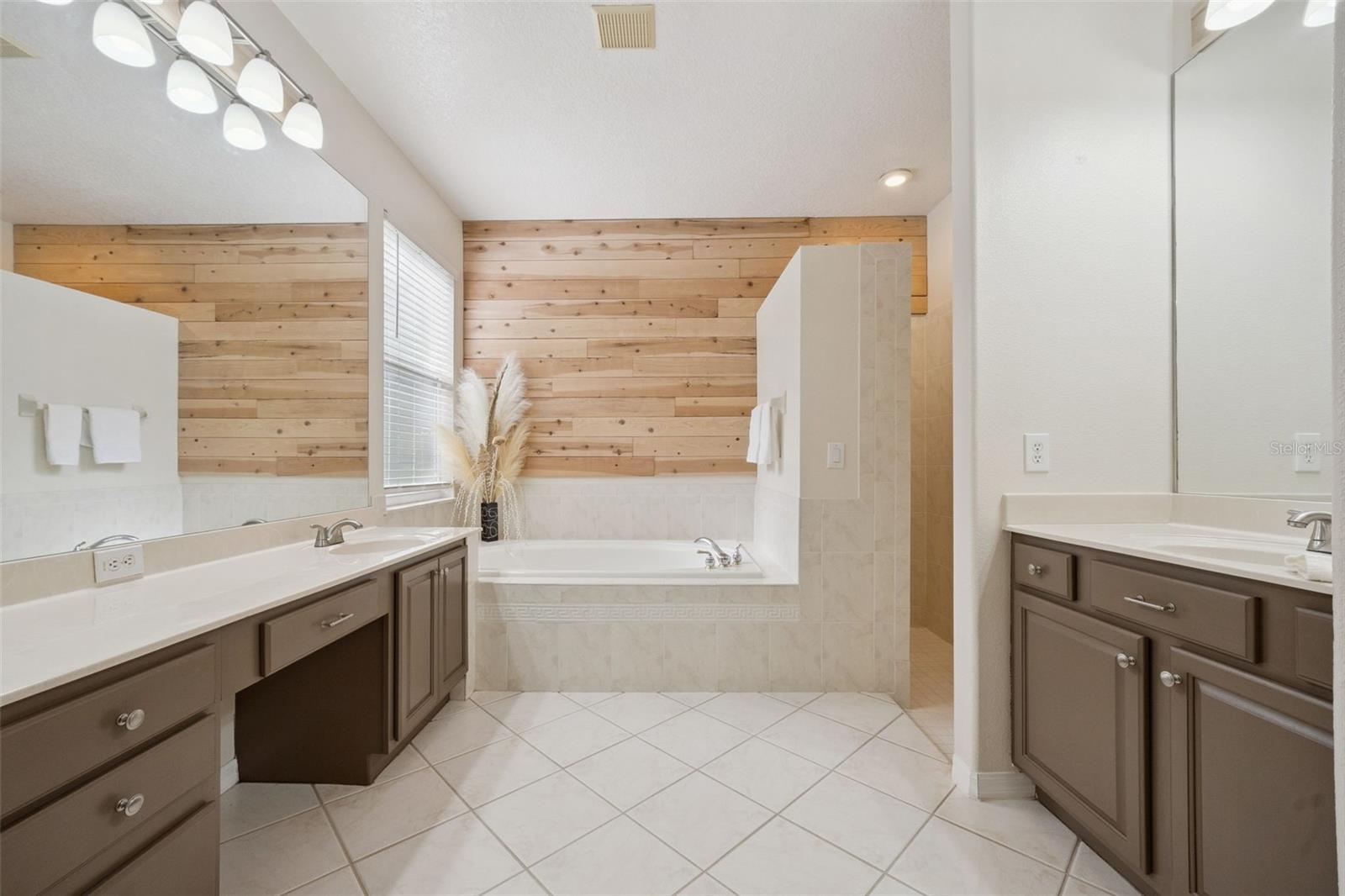 597 Sand Wedge Loop Property Photo 9