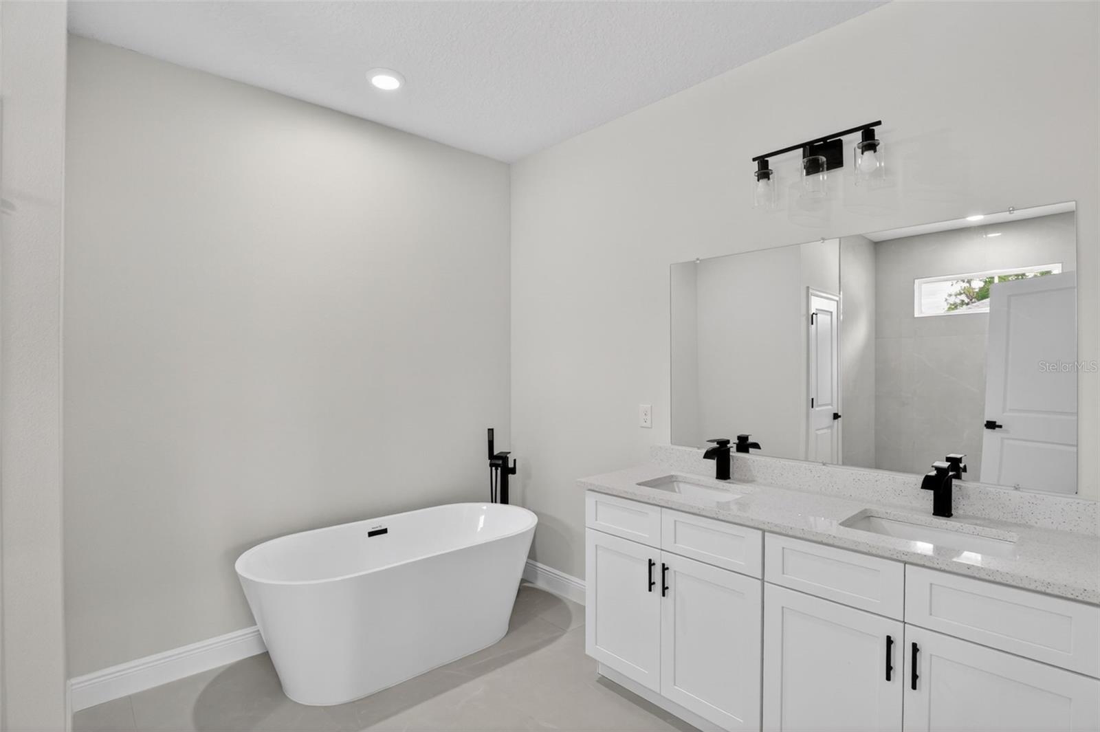 8135 N Tiny Lily Dr Property Photo 8