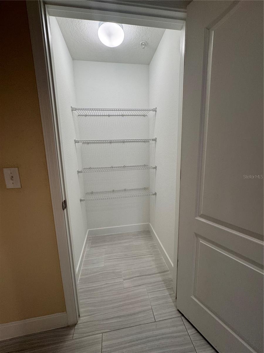 15511 Campden St Property Photo 9