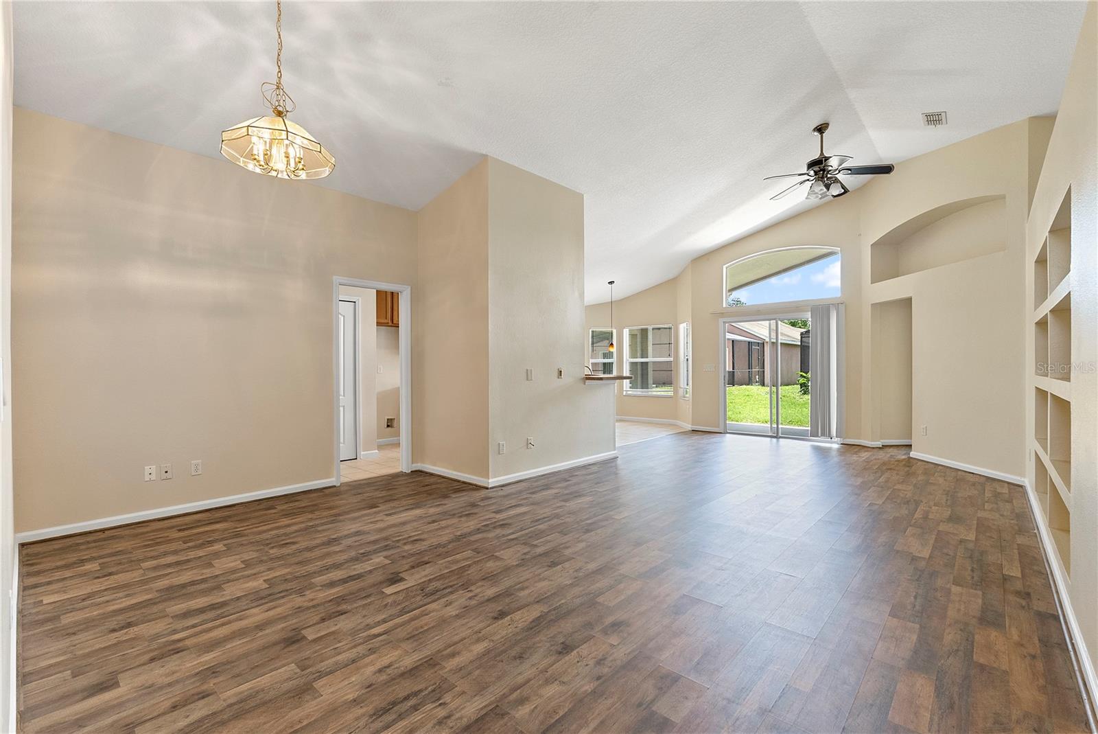 3103 Merlot Way Property Photo 4