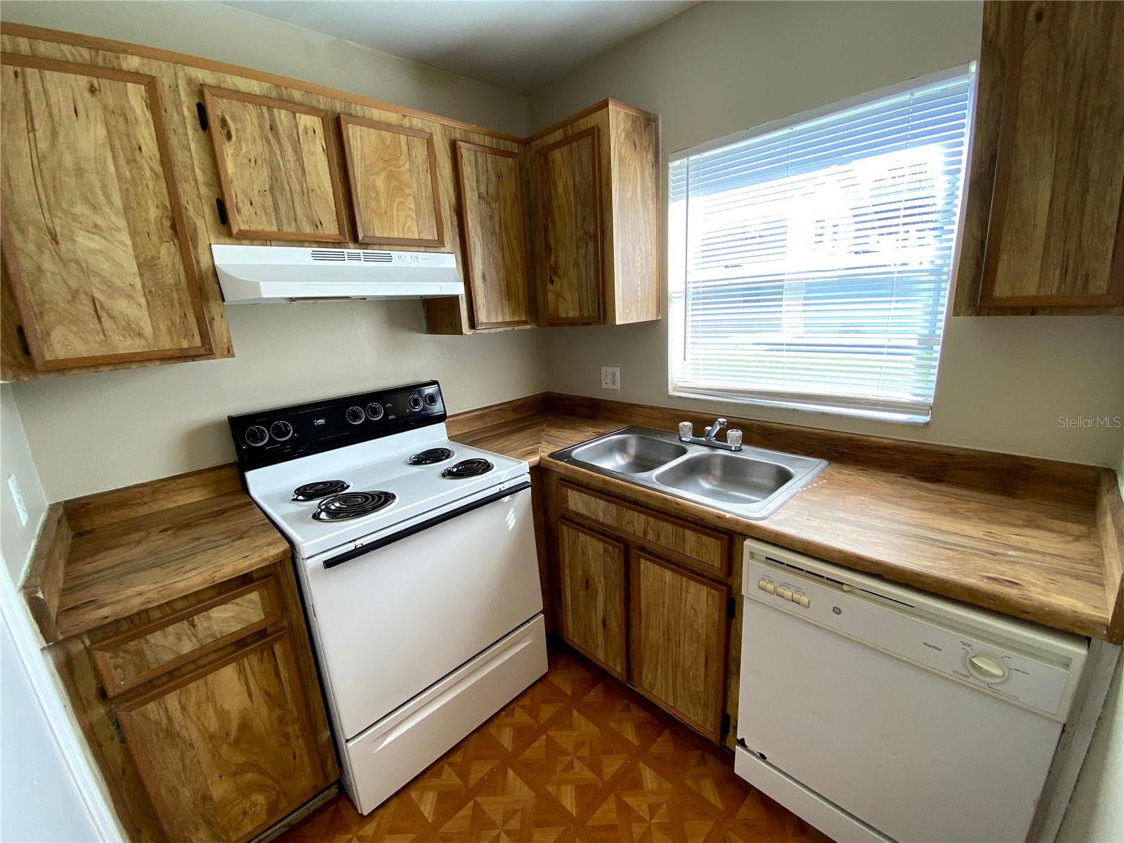 4148 Pershing Pointe Pl #1 Property Photo 6