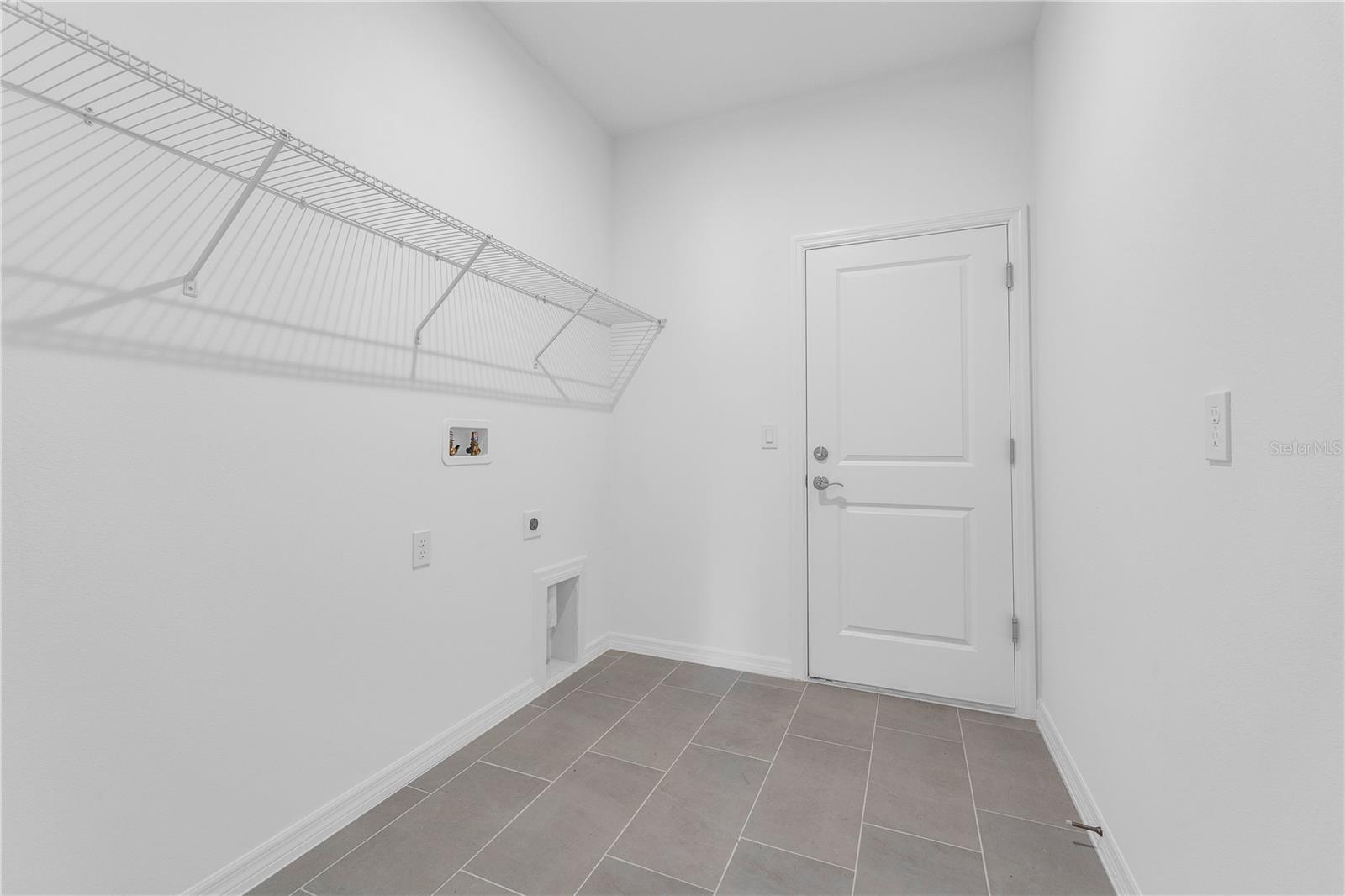 1112 Banff Dr Ne Property Photo 32