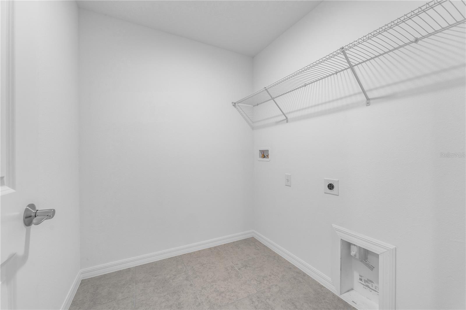 856 Castleford Ave Property Photo 19