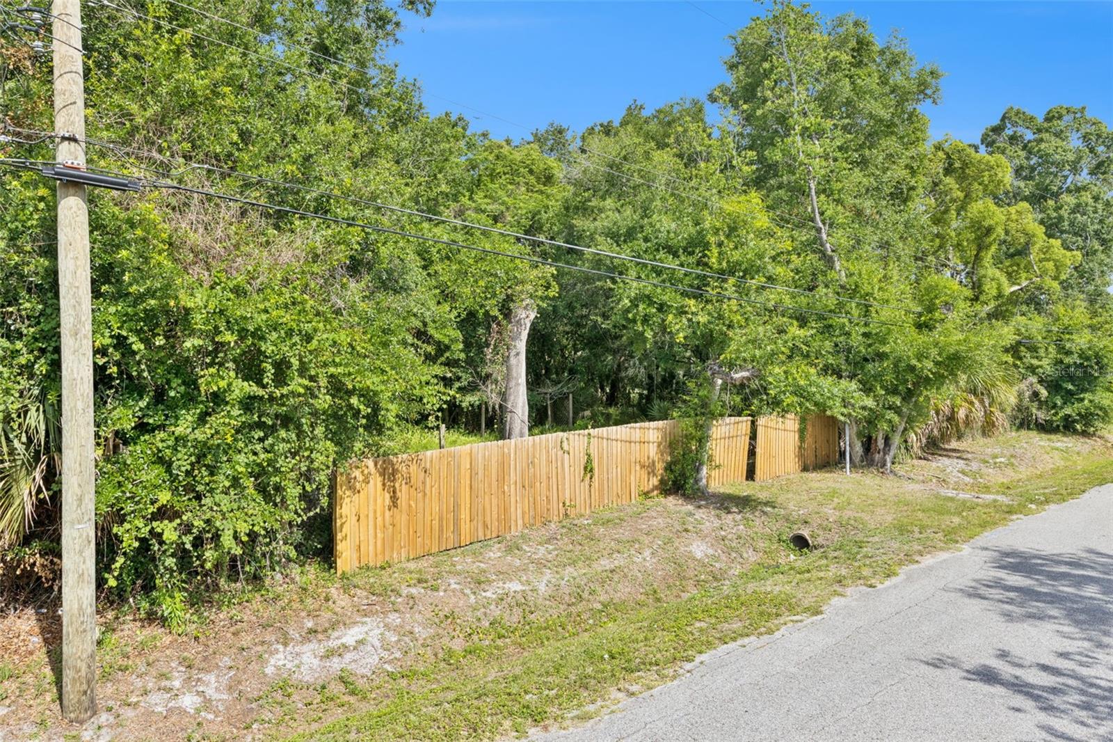1318 Coletta Dr Property Photo 12
