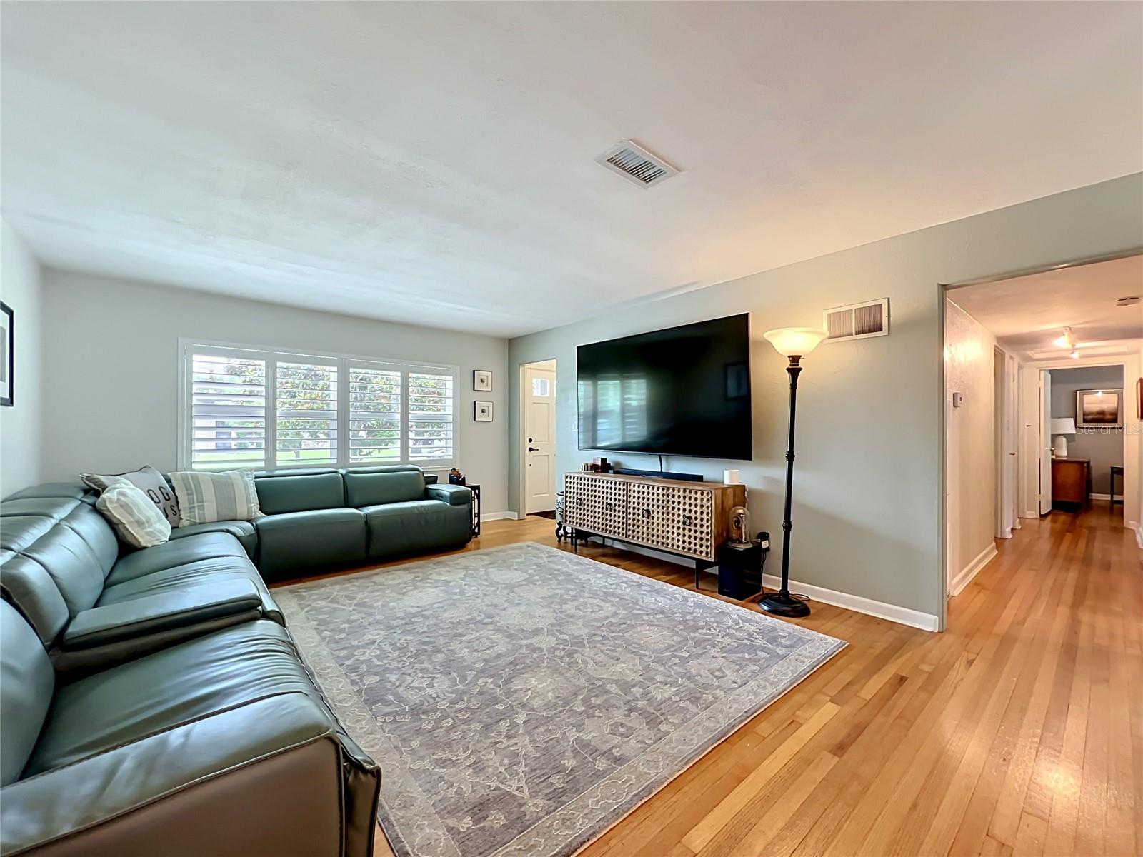 2806 Vine St Property Photo 6