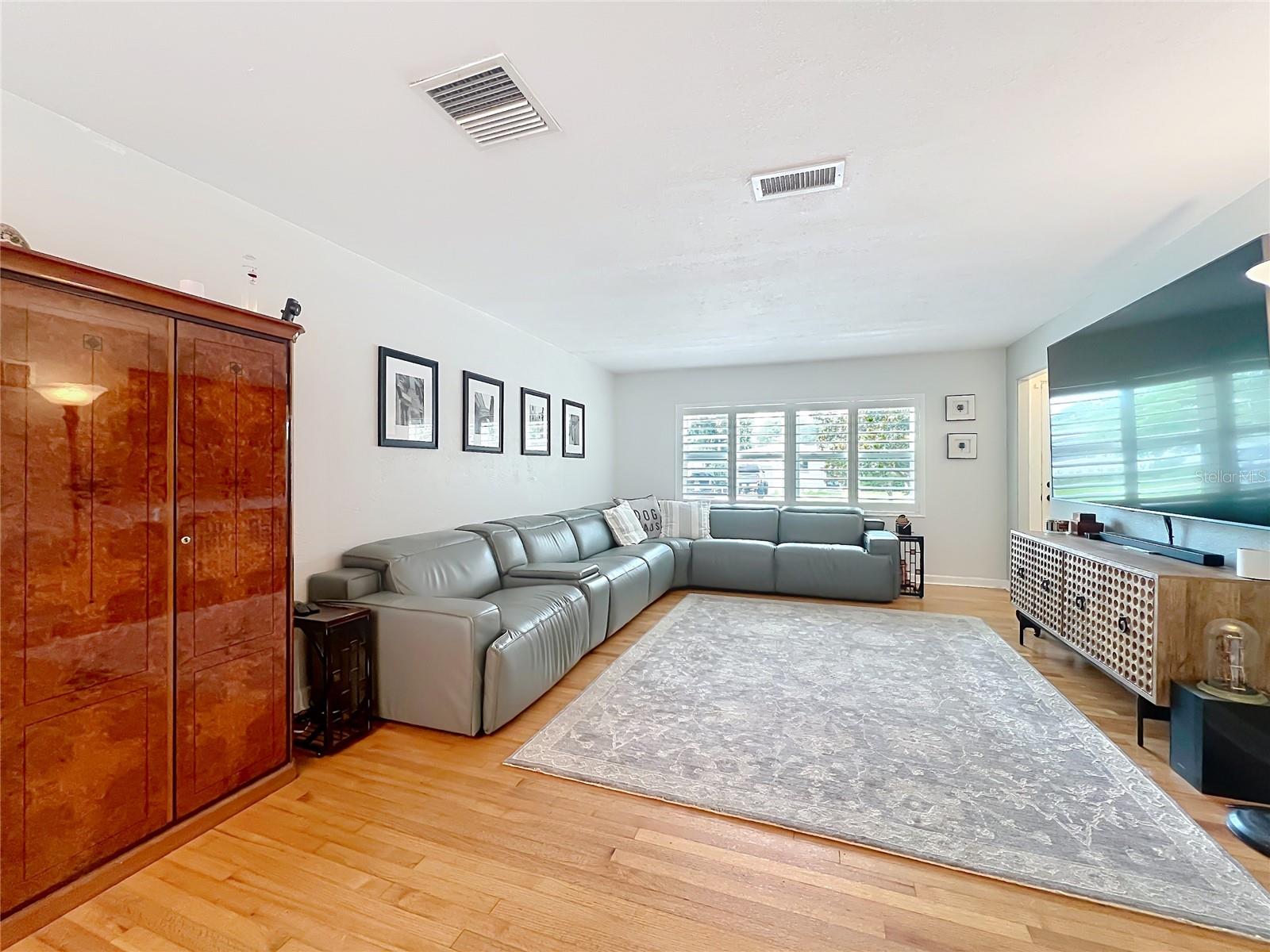2806 Vine St Property Photo 11
