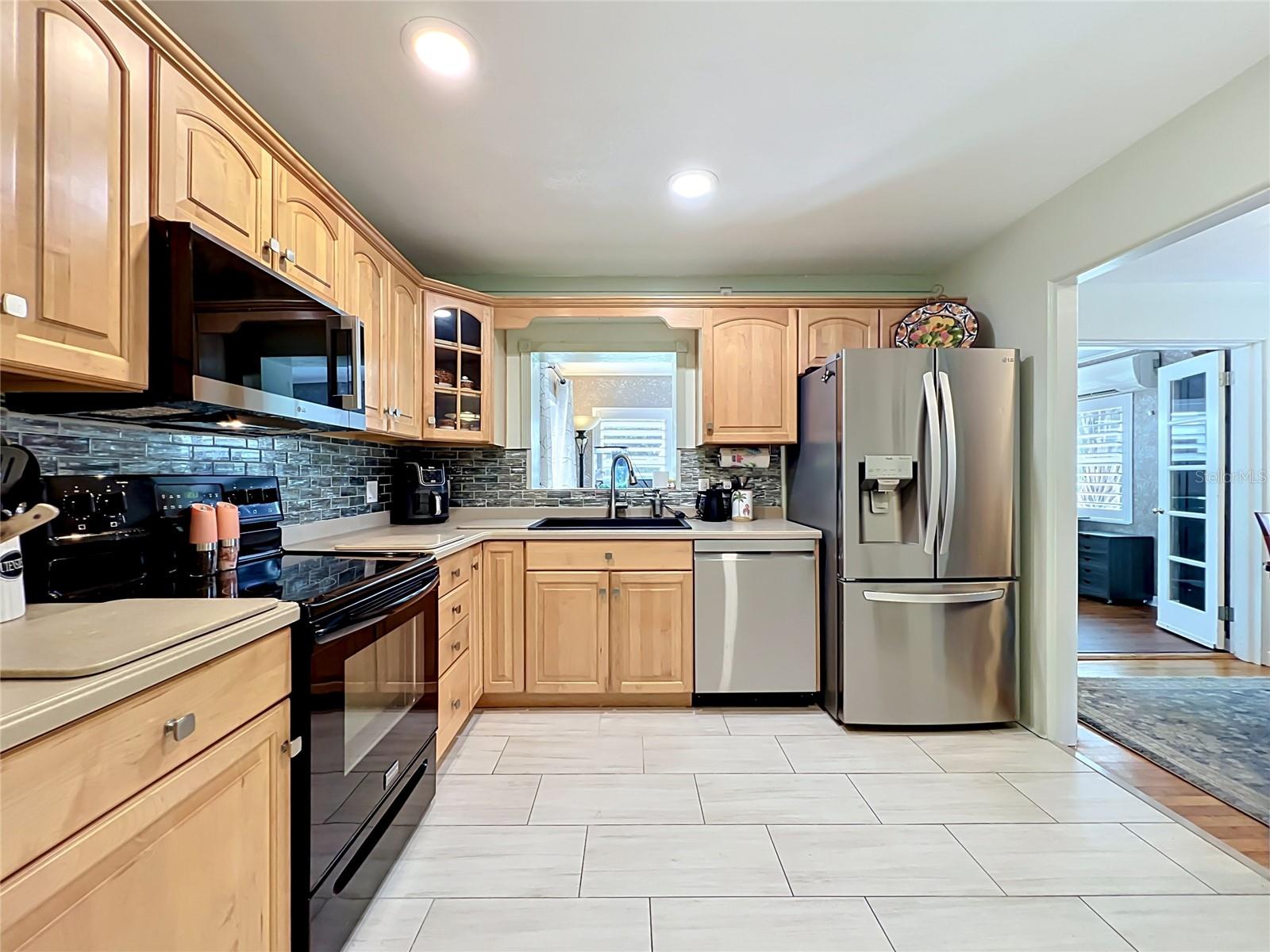 2806 Vine St Property Photo 17