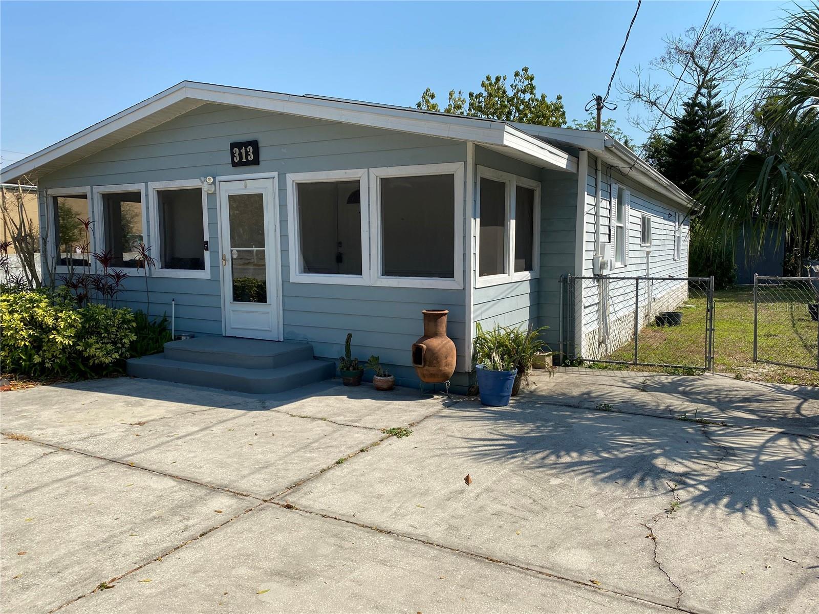 313 S Observatory Dr Property Photo 2