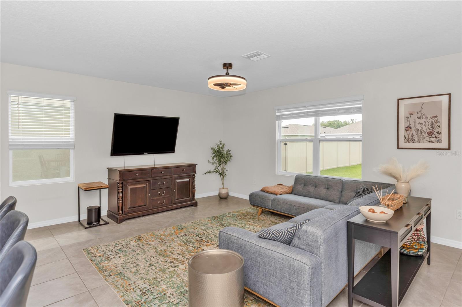 3758 Sungrove Cir Property Photo 7