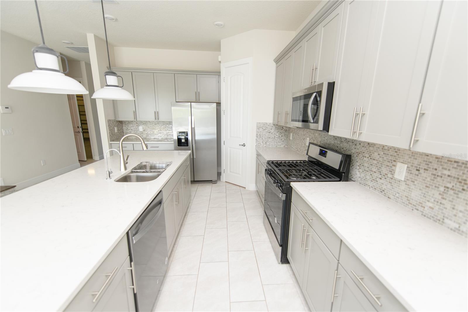 10746 Pahokee Beach Pl Property Photo 11