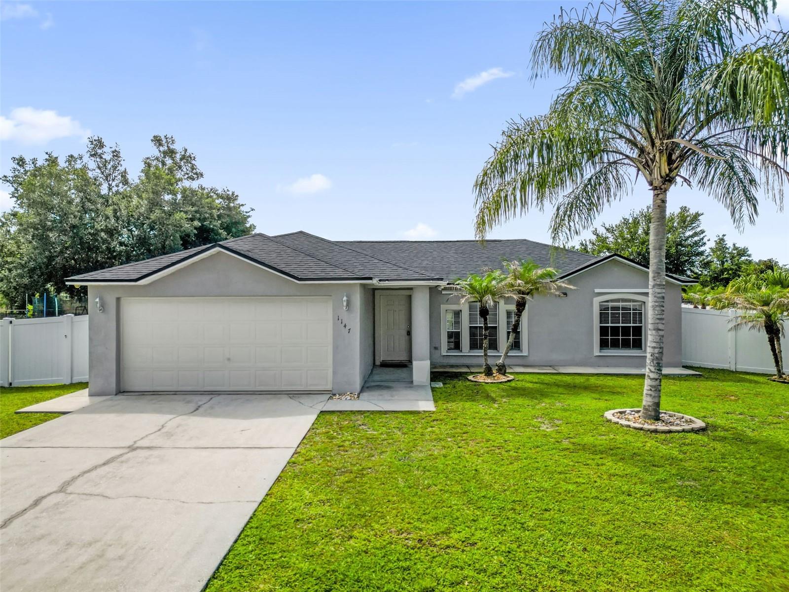 1147 Normandy Dr Property Photo 1